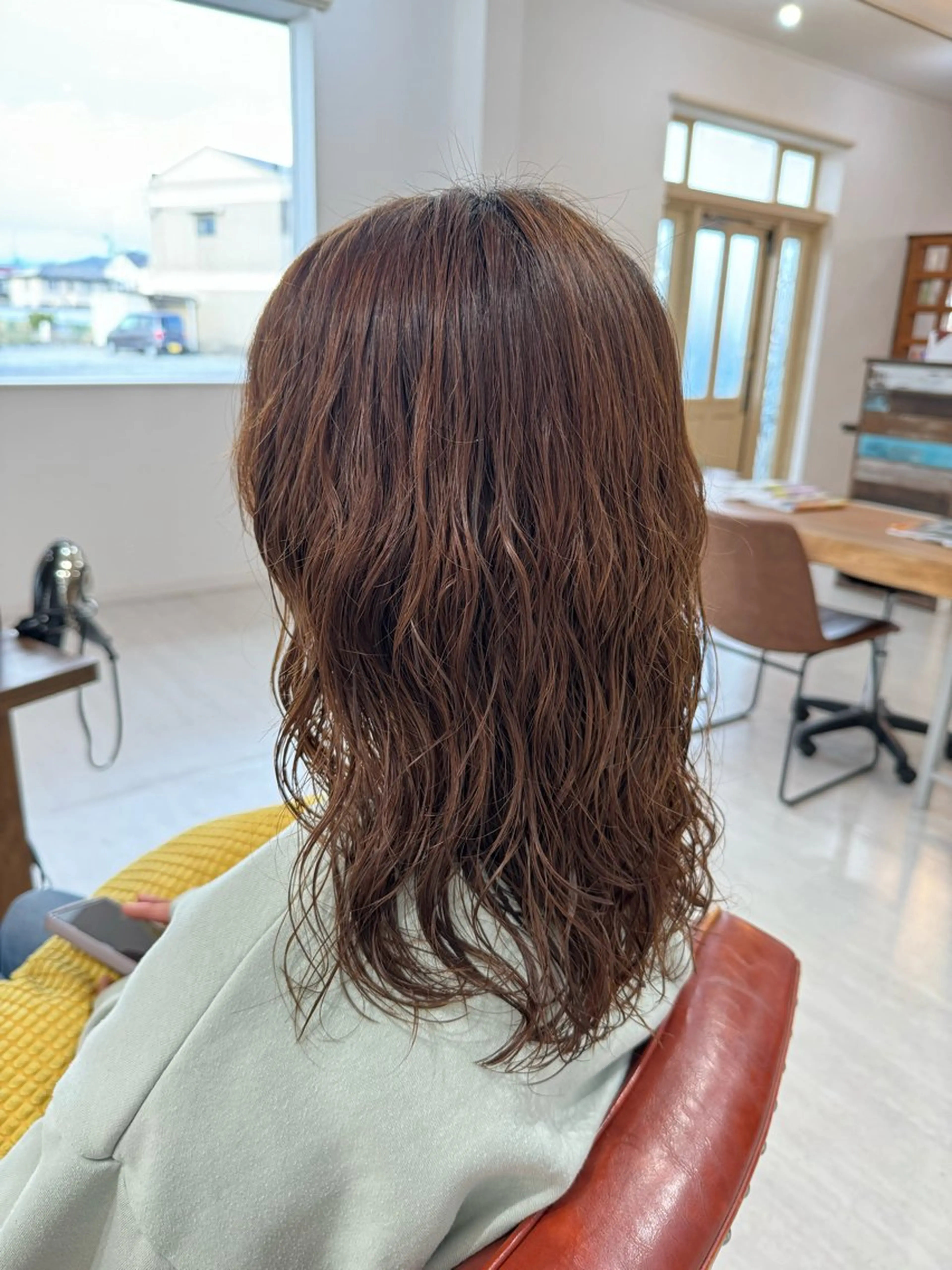 ミディアム パーマ Salon de Qualia(サロンドクオリア)所属・ハイトーン/外国人風 カラー/メンズパーマのヘアスタイル