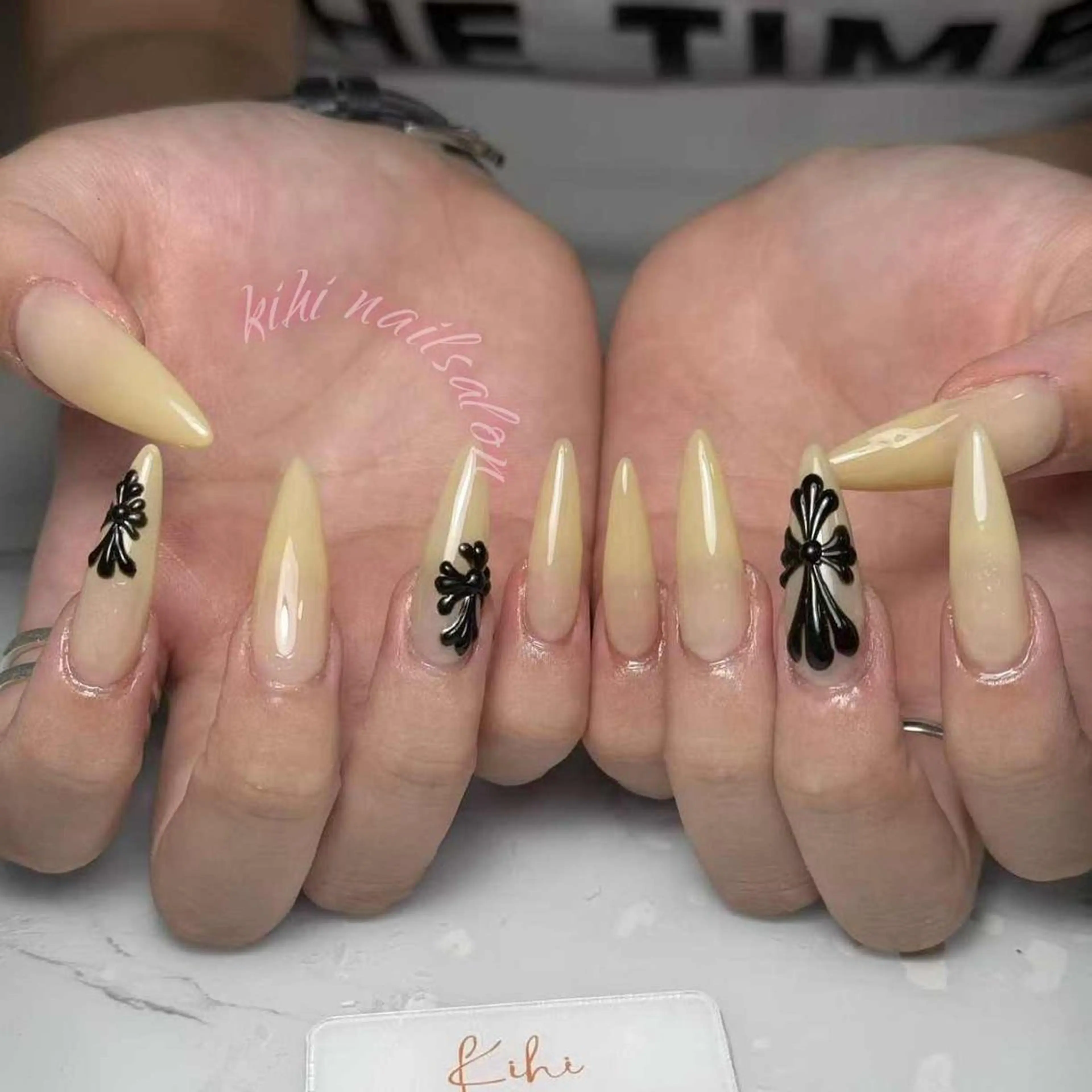 ネイル アートネイル フレンチネイル ジェルネイル グラデーション 韓国ネイル ハンドネイル 💕鈴木ユリ パラジェル/オフ無料のネイルデザイン