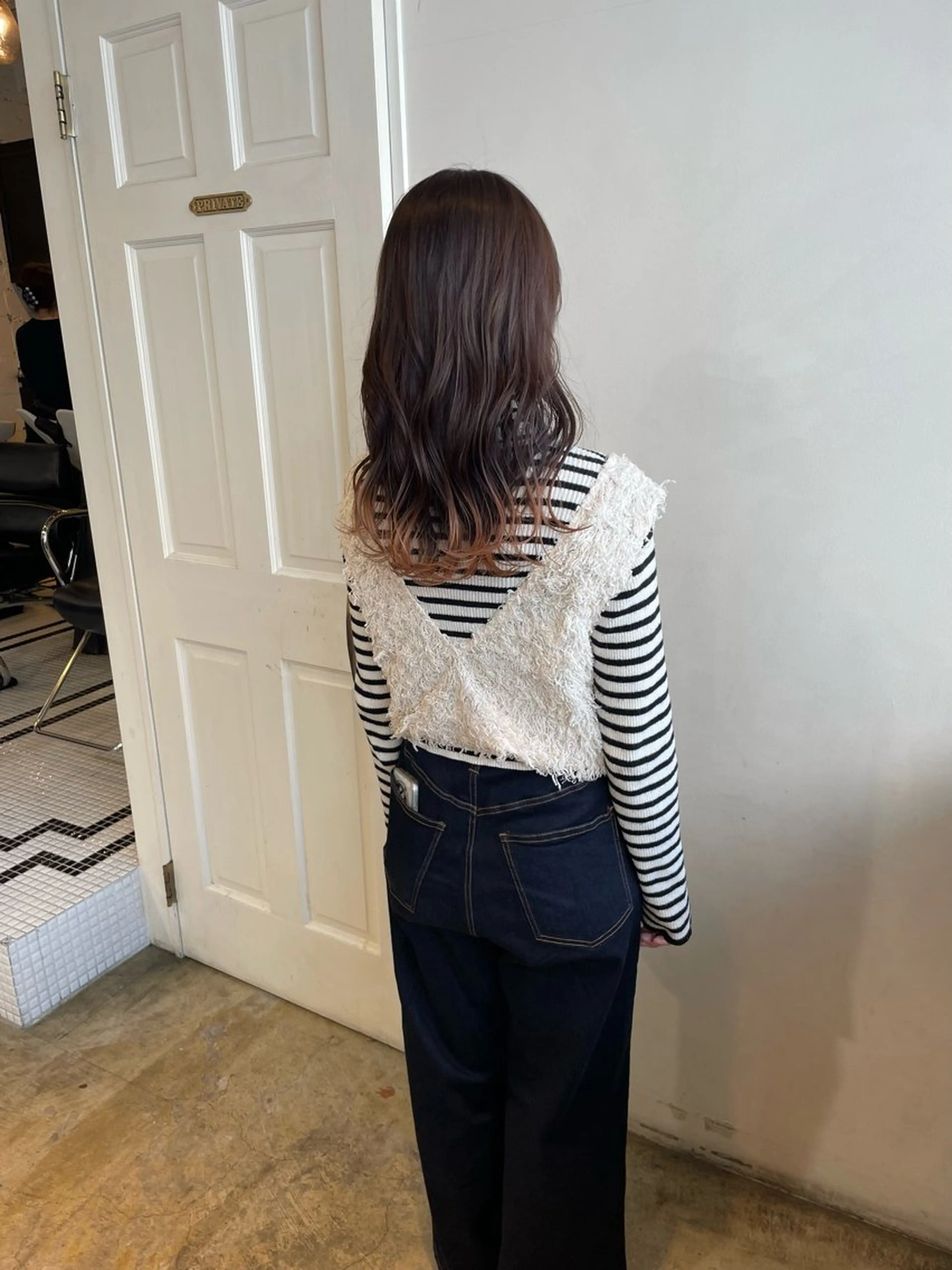 セミロング カラー ブラウンカラー モカブラウン ヘアカラー トリートメント MIOベージュカラー 柔らかいカラーのヘアスタイル