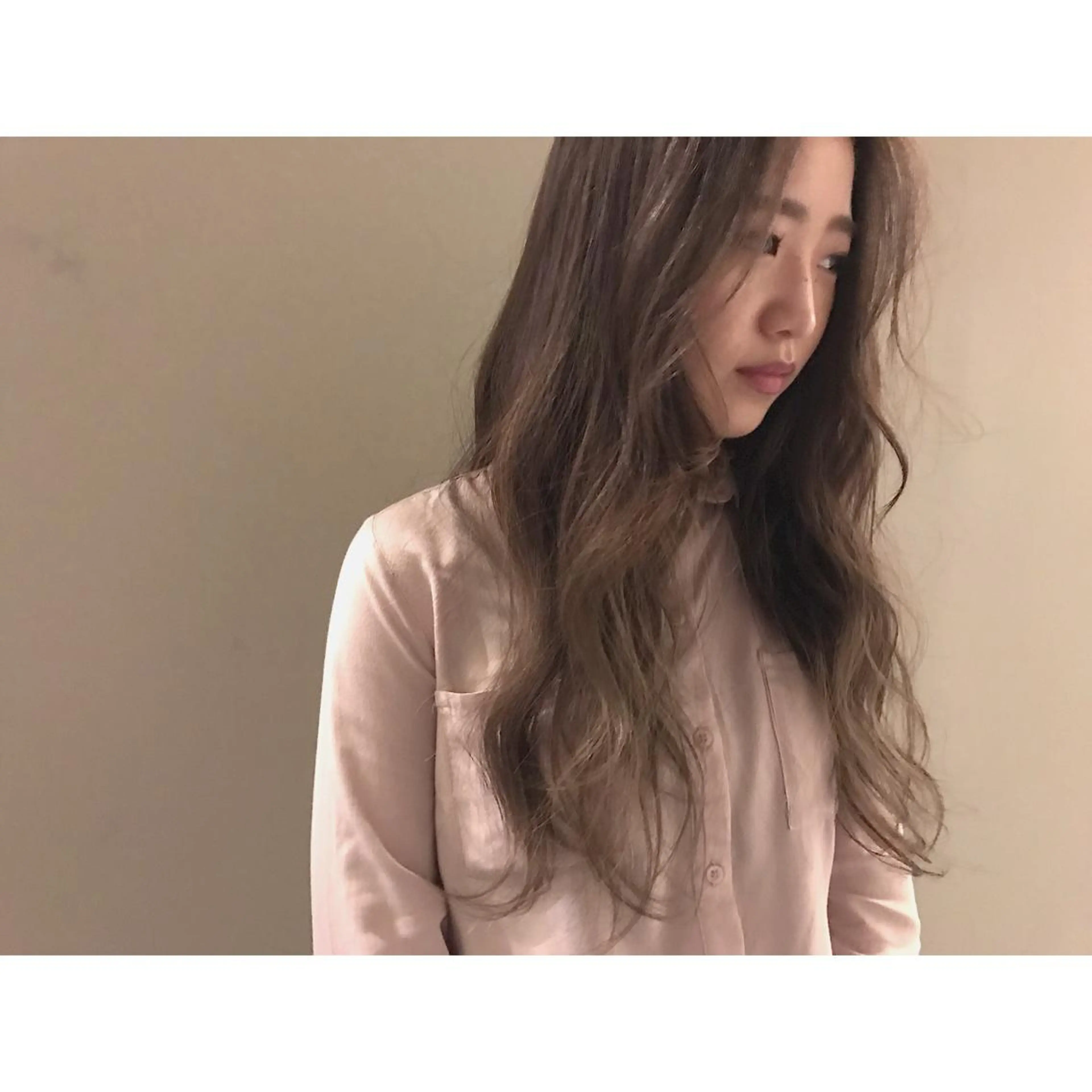 セミロング ロング カラー ブルーカラー ブルージュ 透明感カラー グラデーションカラー イルミナカラー 日々所属・谷 大地のヘアスタイル