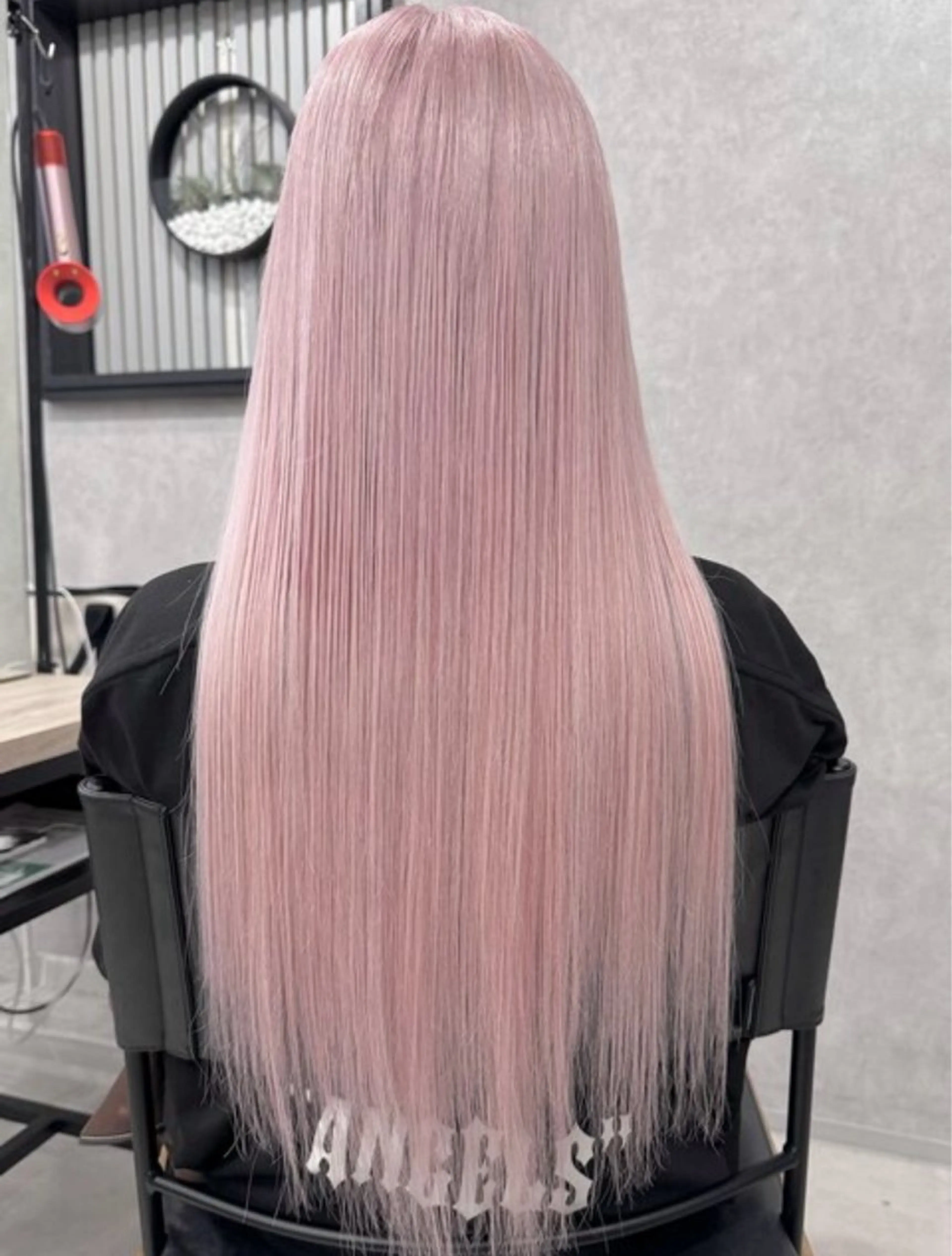 ブリーチカラー（顎下からバストトップまで）の写真