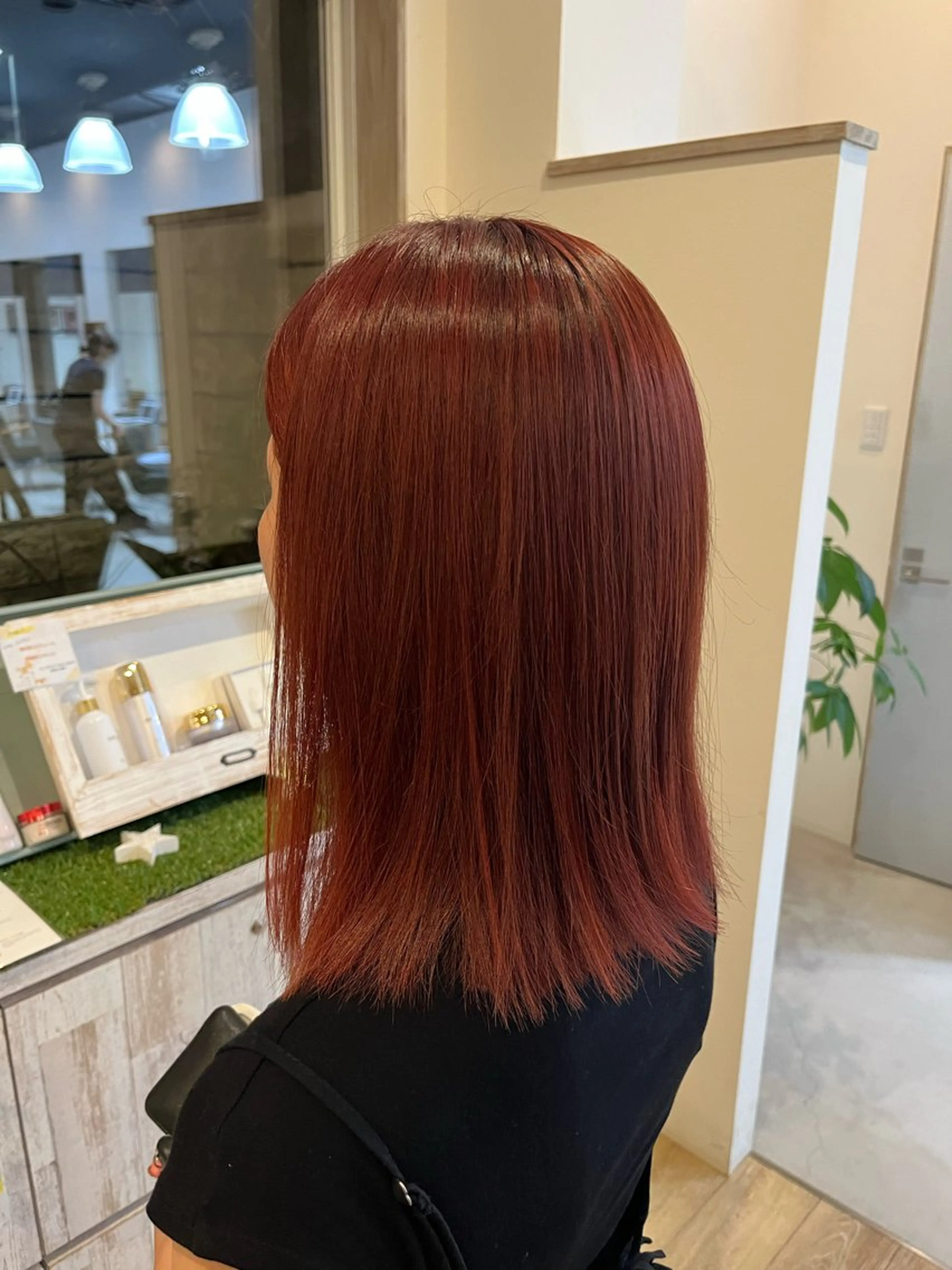 ミディアム カット ヘアカラー 宮川 結妃のヘアスタイル