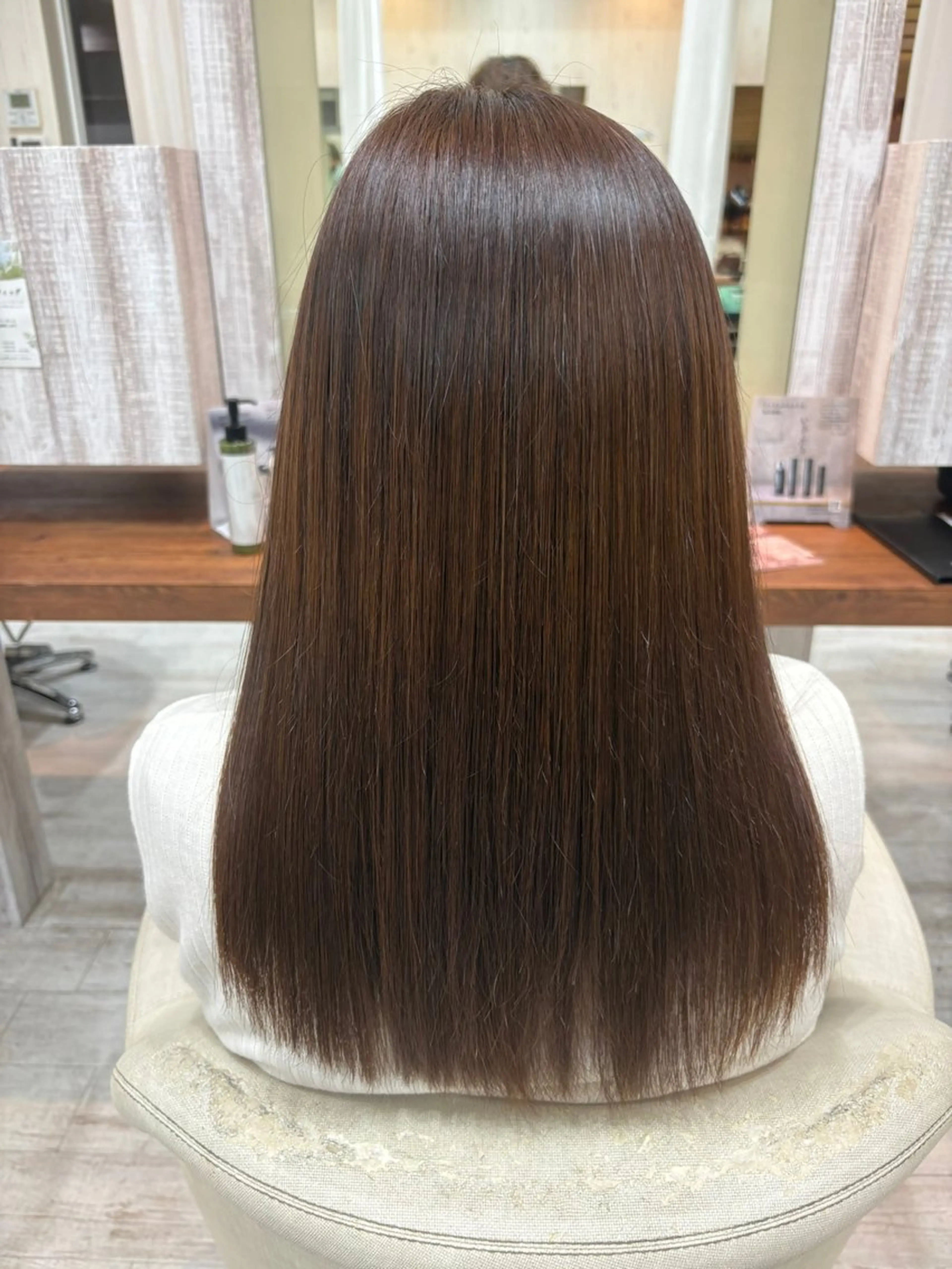 ミディアム カット 縮毛矯正 髪質改善×レイヤー 高嶋のヘアスタイル