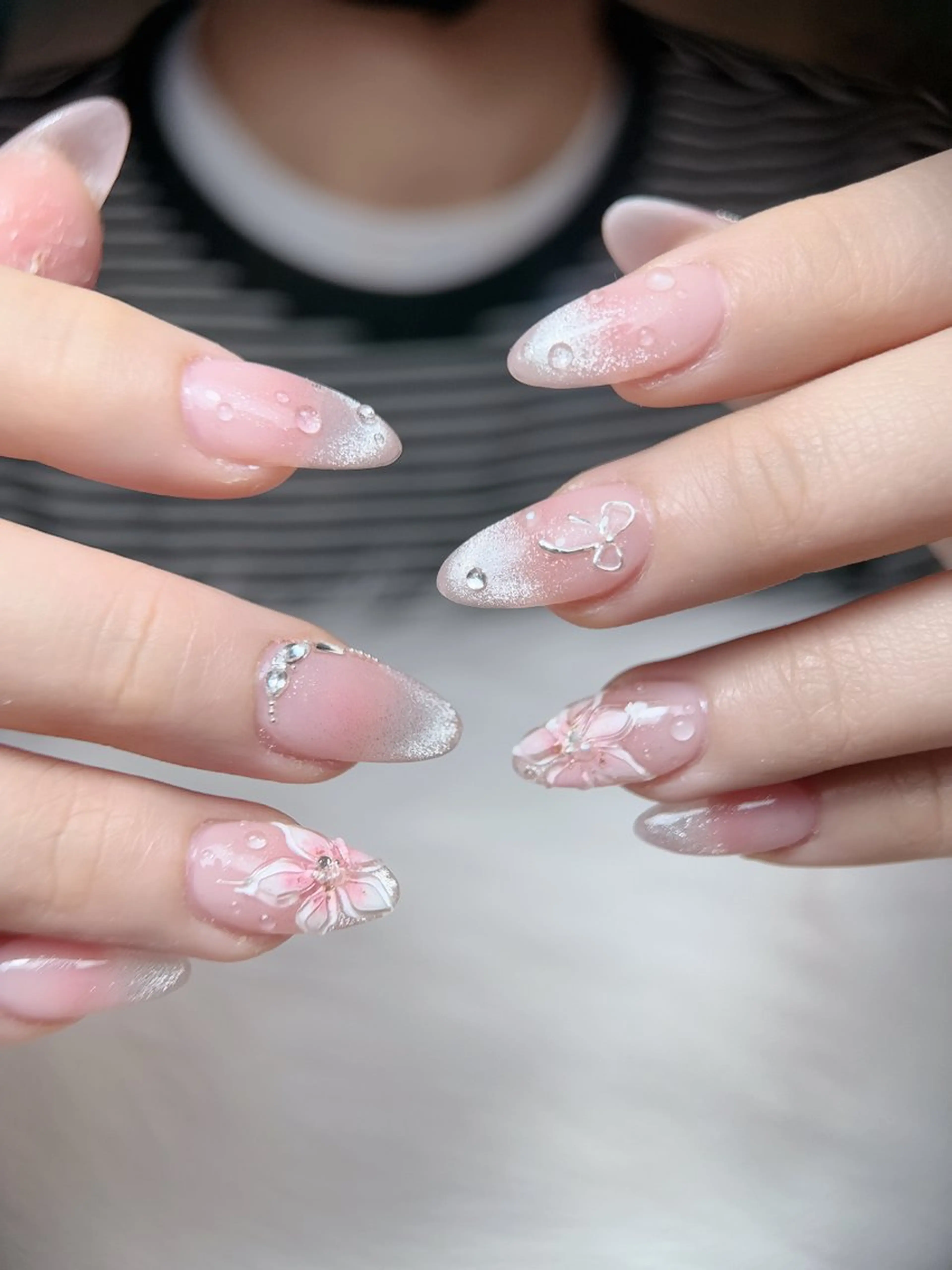 ネイル チークネイル ジェルネイル キラキラネイル 韓国ネイル マグネットネイル ハンドネイル Vp ネイルのネイルデザイン