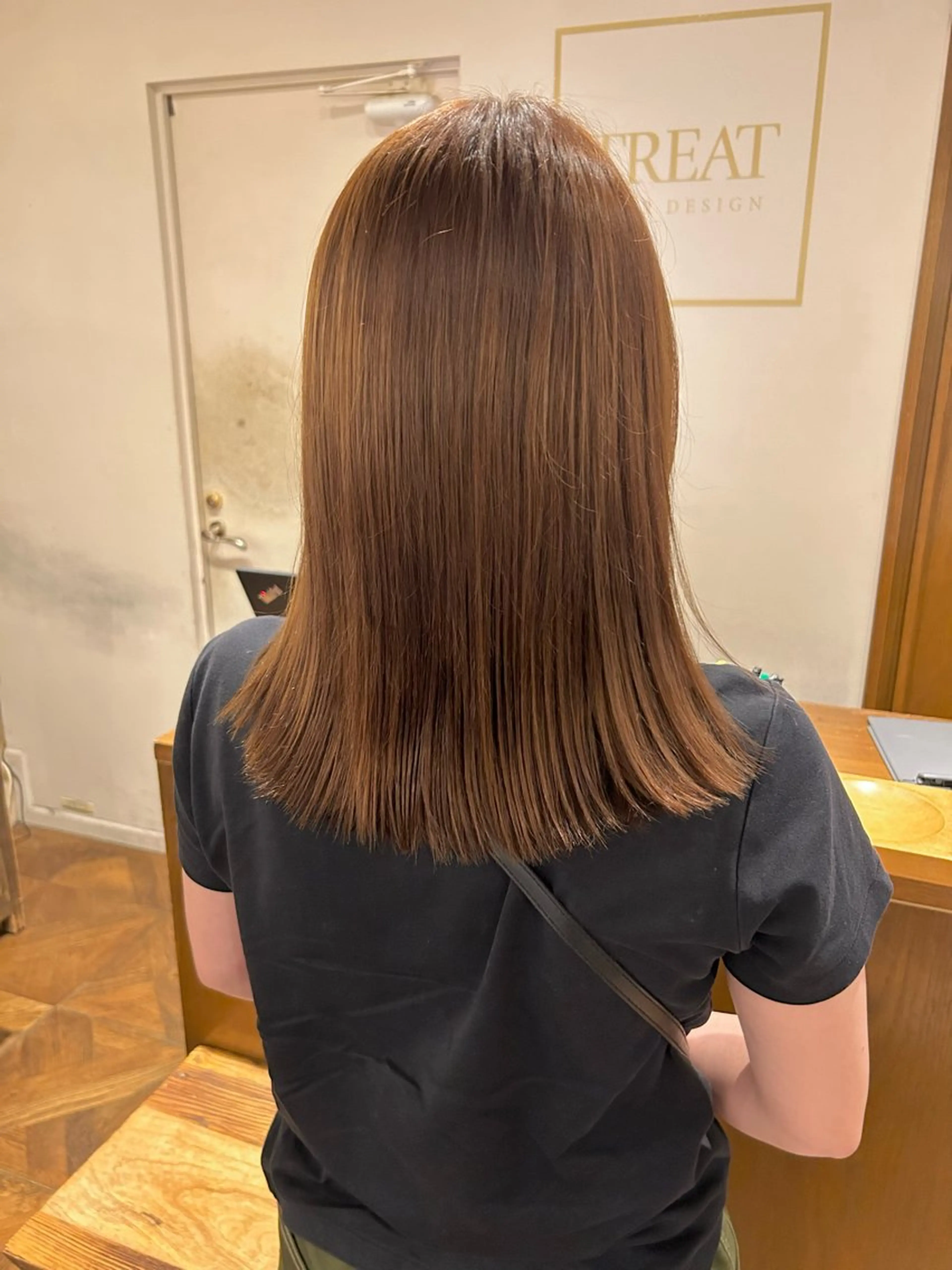 ミディアム あべ しおりのヘアスタイル