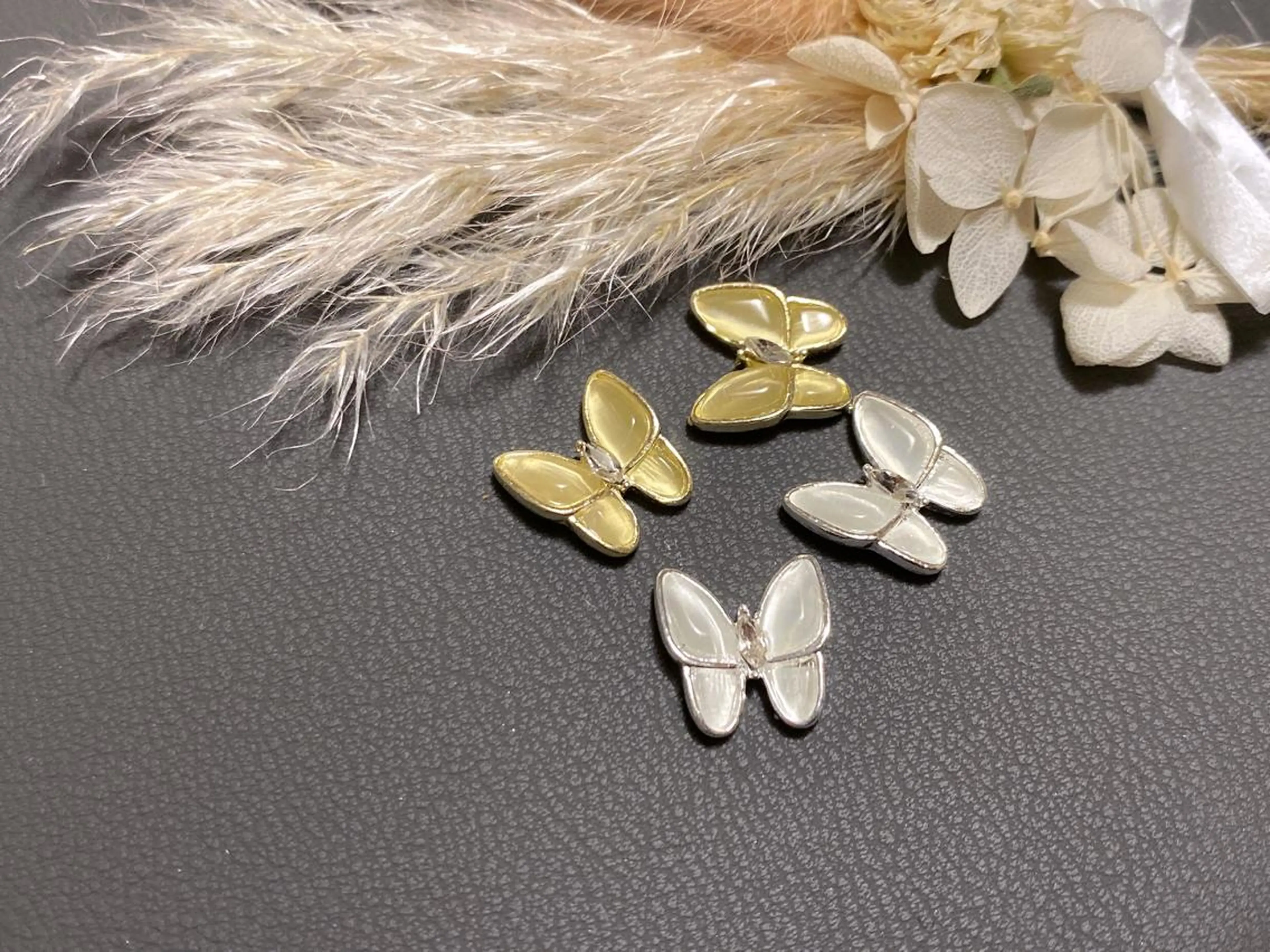 ネイル アートネイル ストーンネイル shana ネイルのネイルデザイン