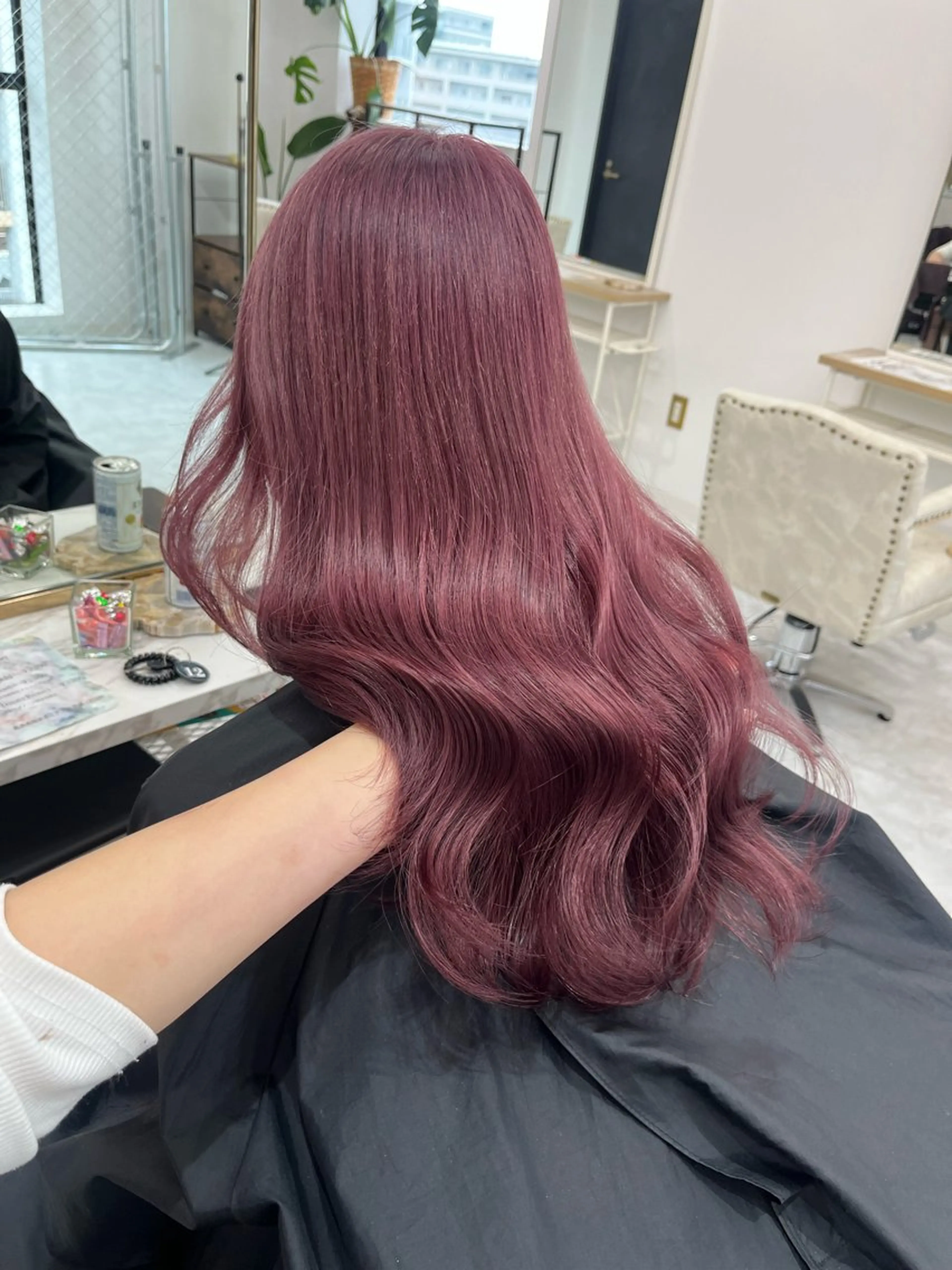 カラー 漆畑 莉奈のヘアスタイル