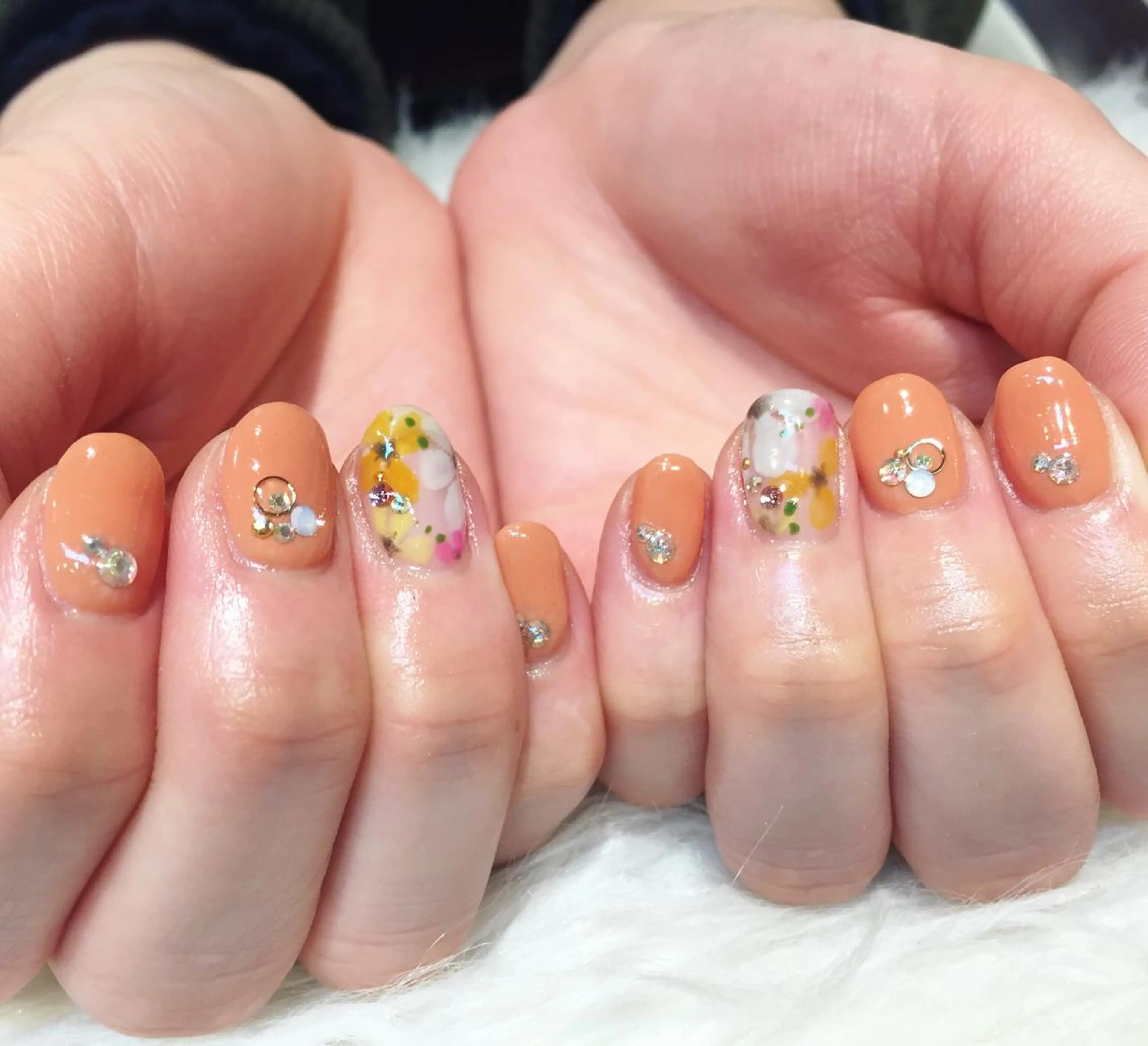 ネイル アートネイル フラワーネイル オレンジ EARTH nanaのネイルデザイン