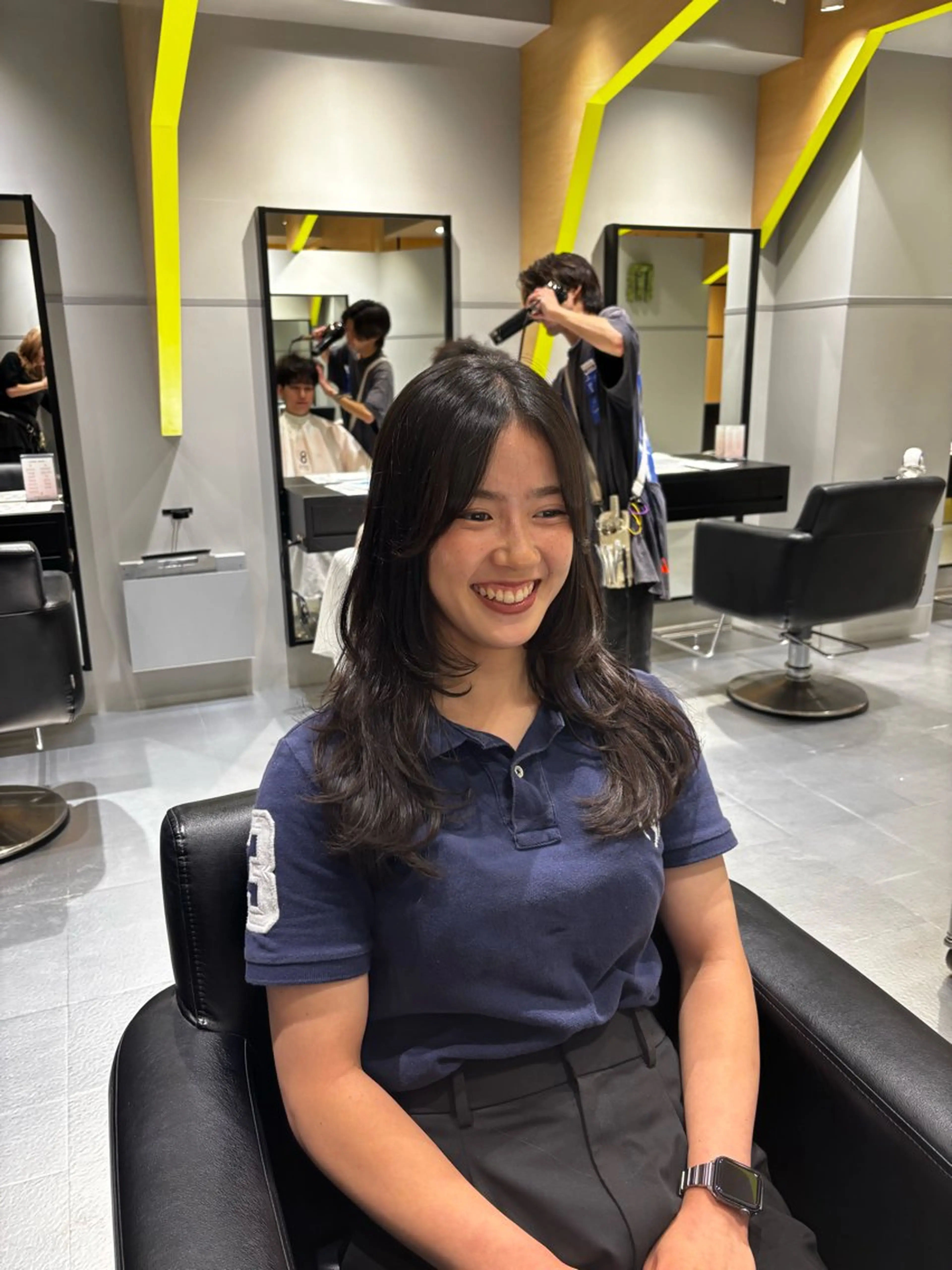 ロング レイヤーカット 森田 葵葉のヘアスタイル