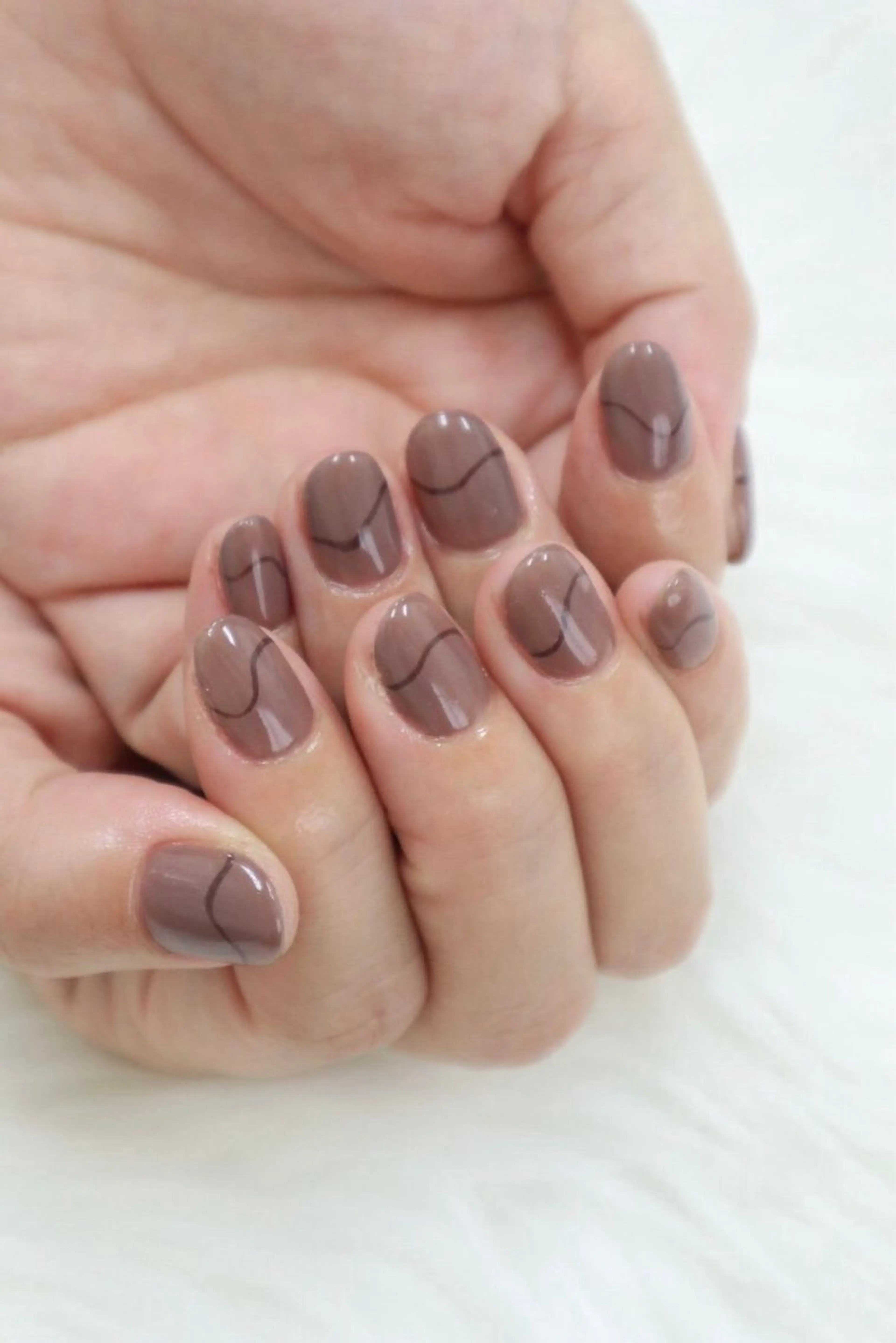 ネイル ブラウン カラーズビューティサロン所属・ツノスエアヤカ ／つののネイルデザイン