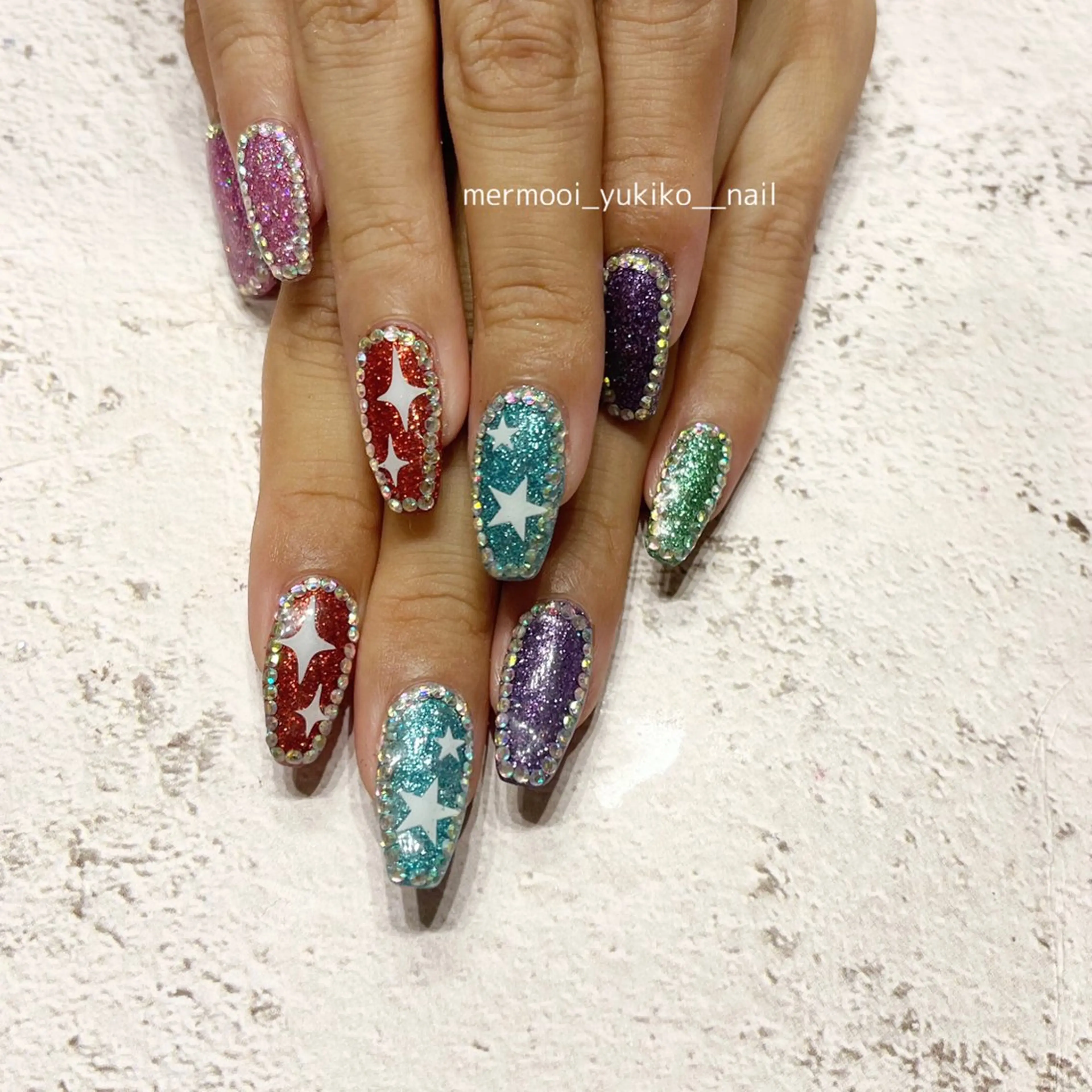 ネイル アートネイル オーロラネイル フットネイル ジェルネイル キラキラネイル ハンドネイル melu所属・melu yukikoのネイルデザイン