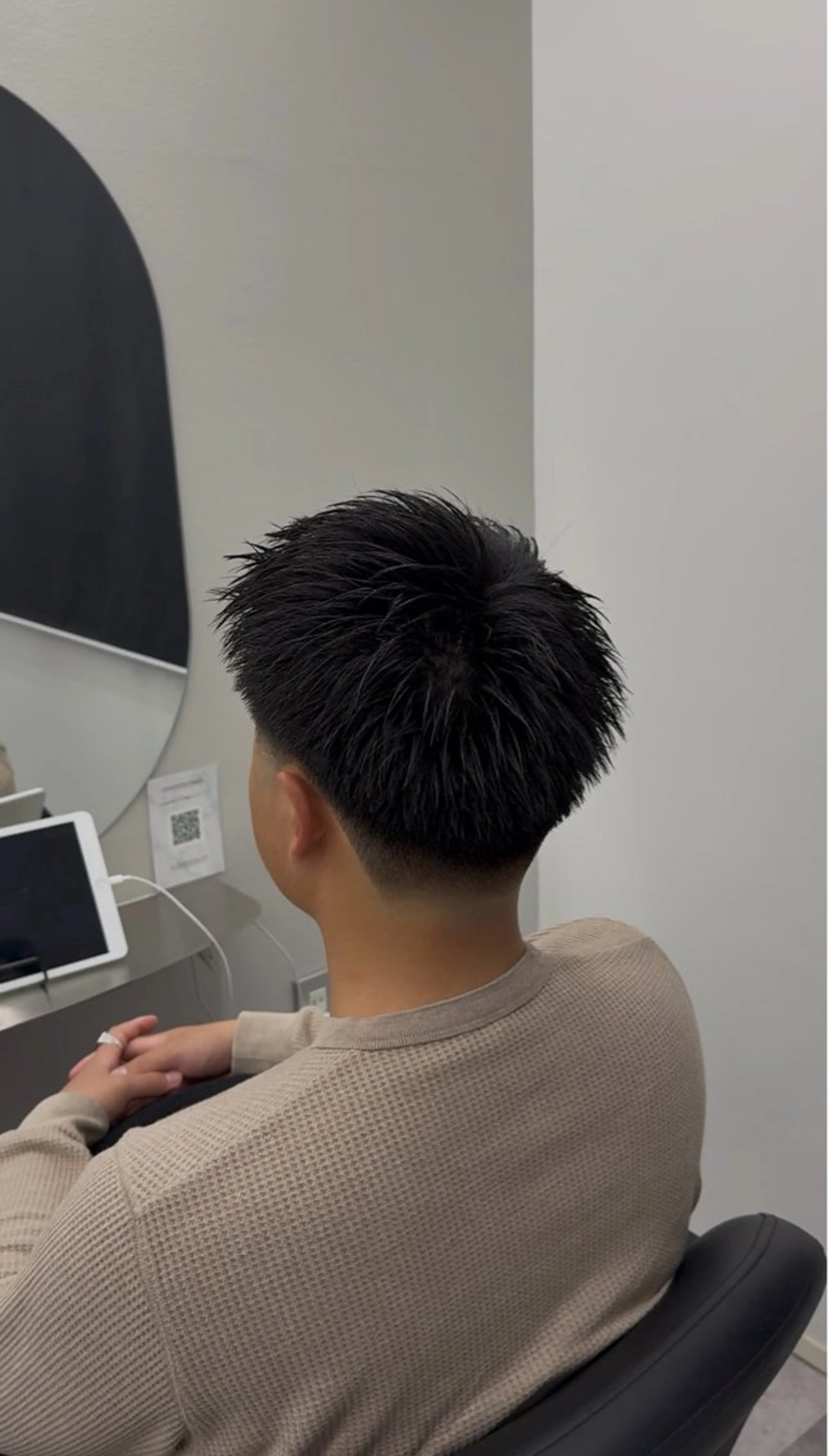 メンズ アップバング フェードカット 時田 一輝のヘアスタイル