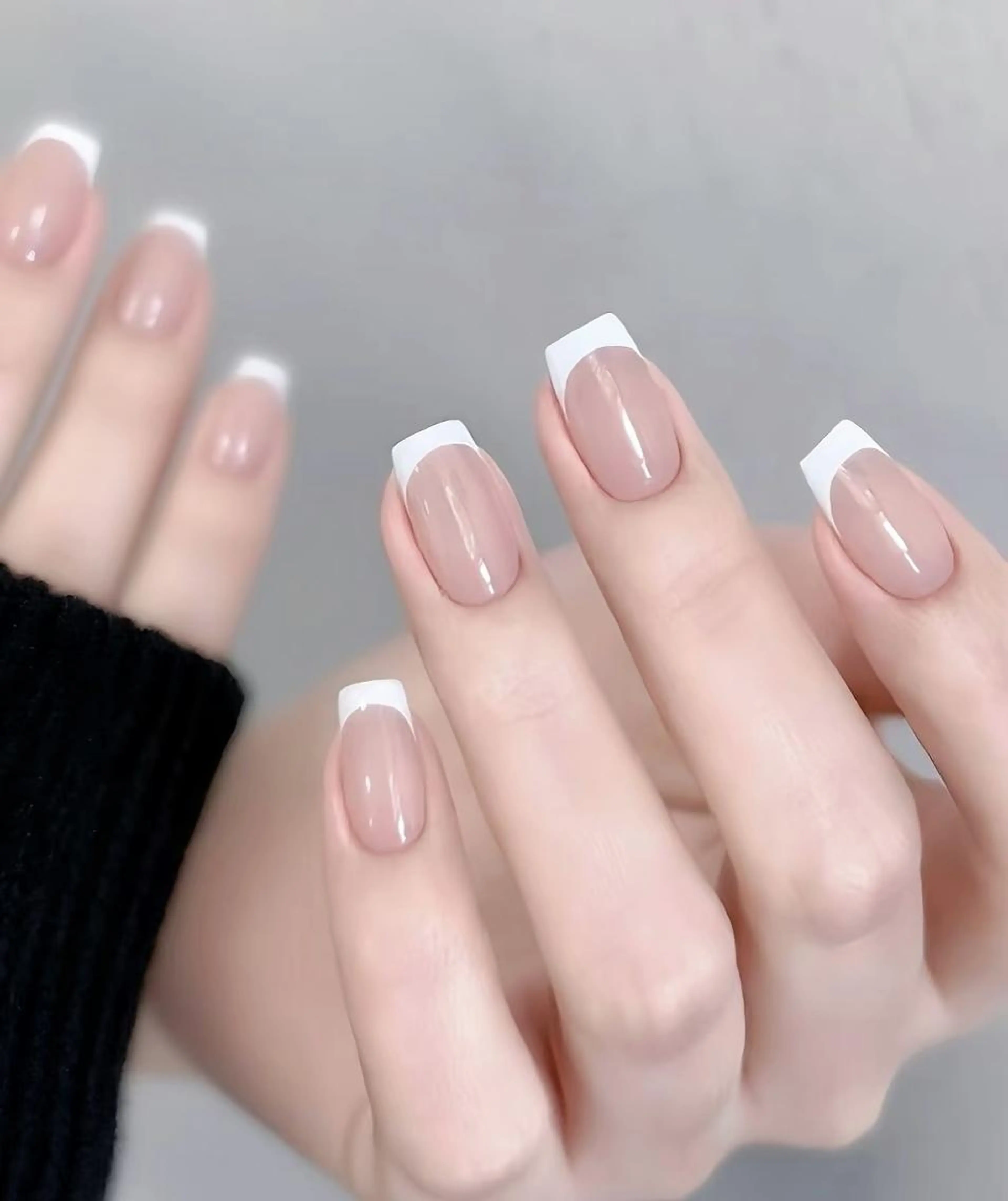 [ハンド]フレンチネイルの写真