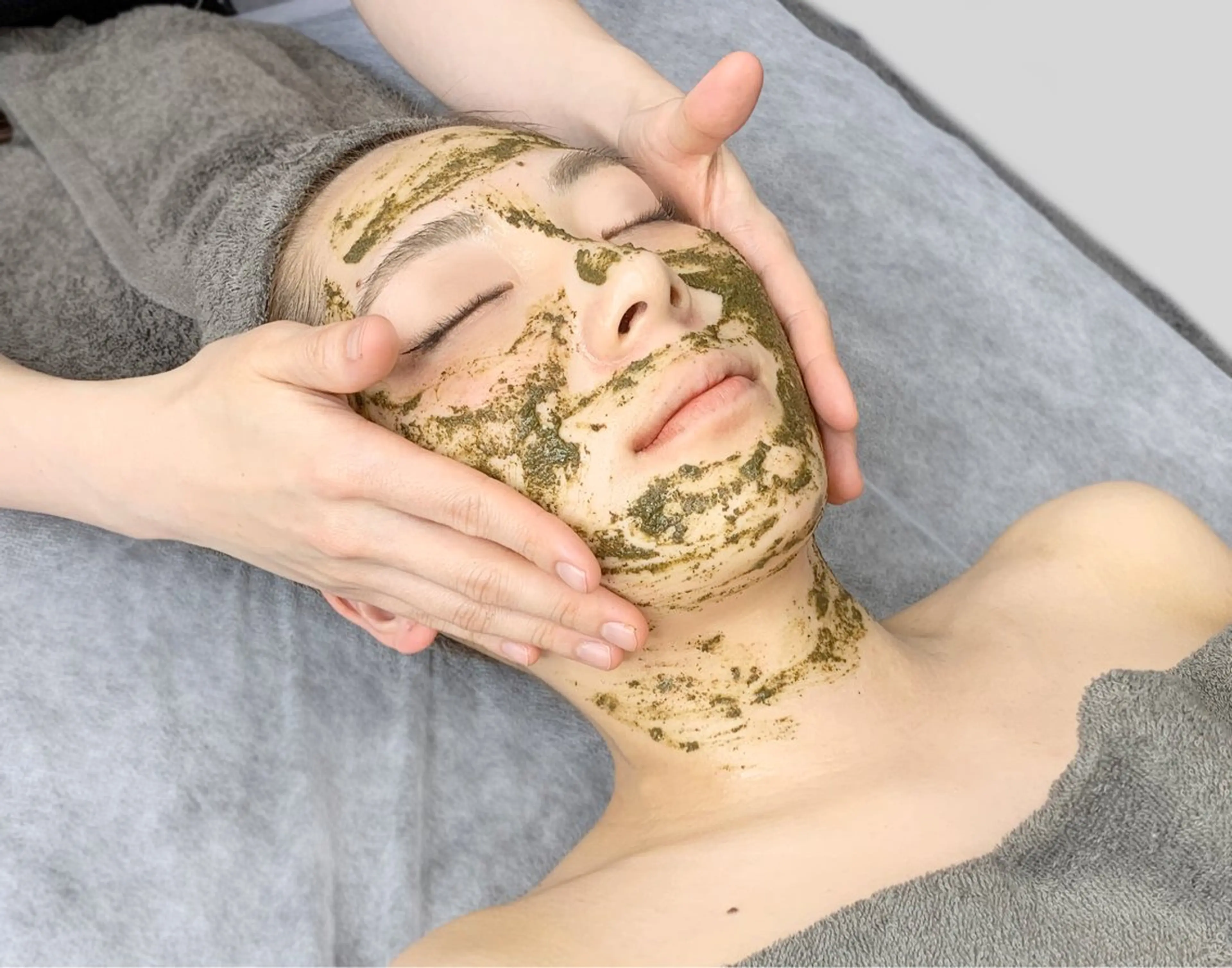 ☆☆ハーブピーリング【石膏パック付】FACE〉　(毛穴洗浄同日利用可能)の写真