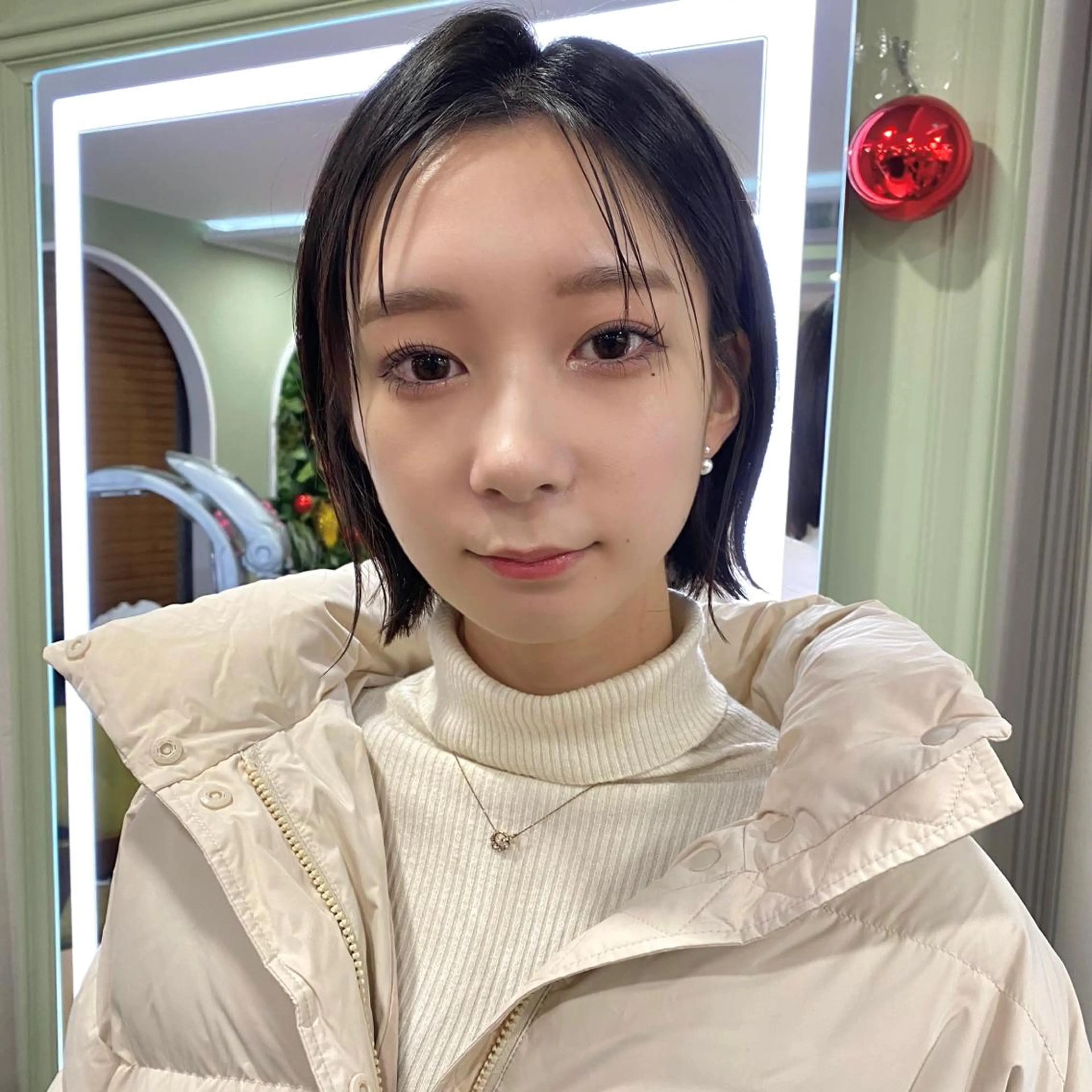 ショート カラー ボブ タンバルモリ 韓国風ヘア カット ヘアカラー トリートメント ボブ/縮毛矯正/ レイヤー/塚田のヘアスタイル