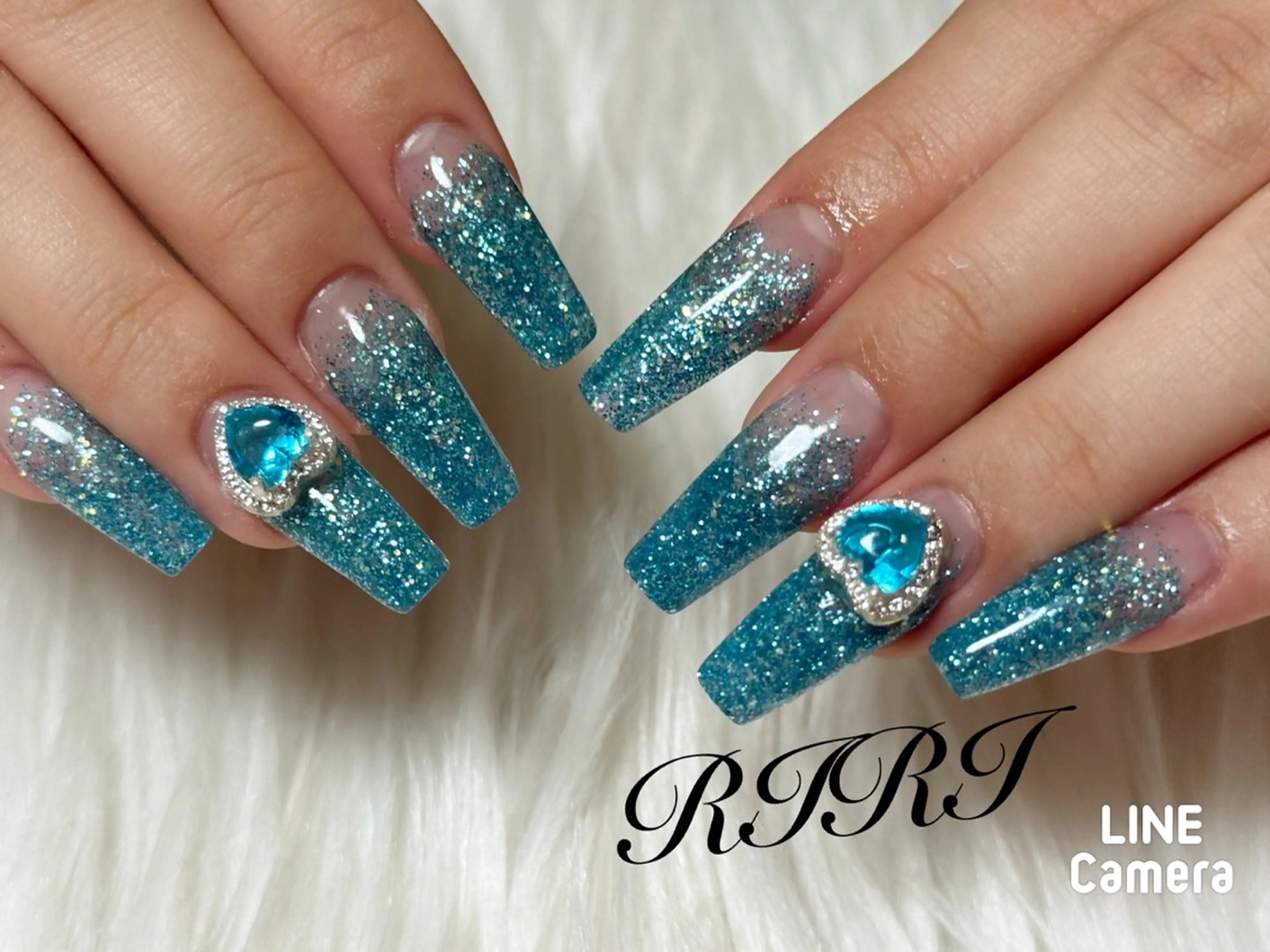 ネイル ブルー ジェルネイル グラデーション ハート ラメ(グリッター) ハンドネイル riri オーナーのネイルデザイン