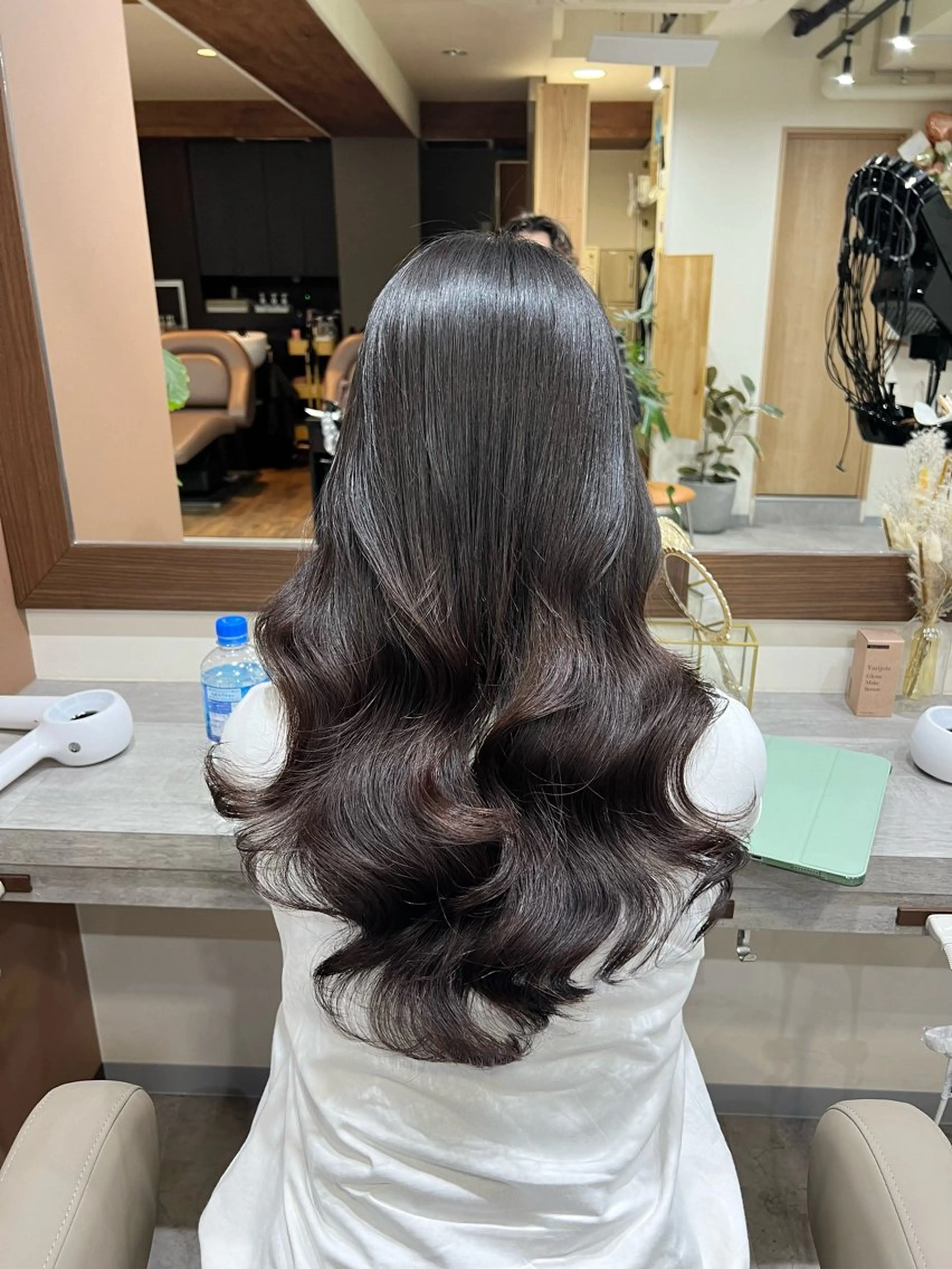 骨格補正カット+表面コスメストレート+韓国風コテ巻きパーマの写真