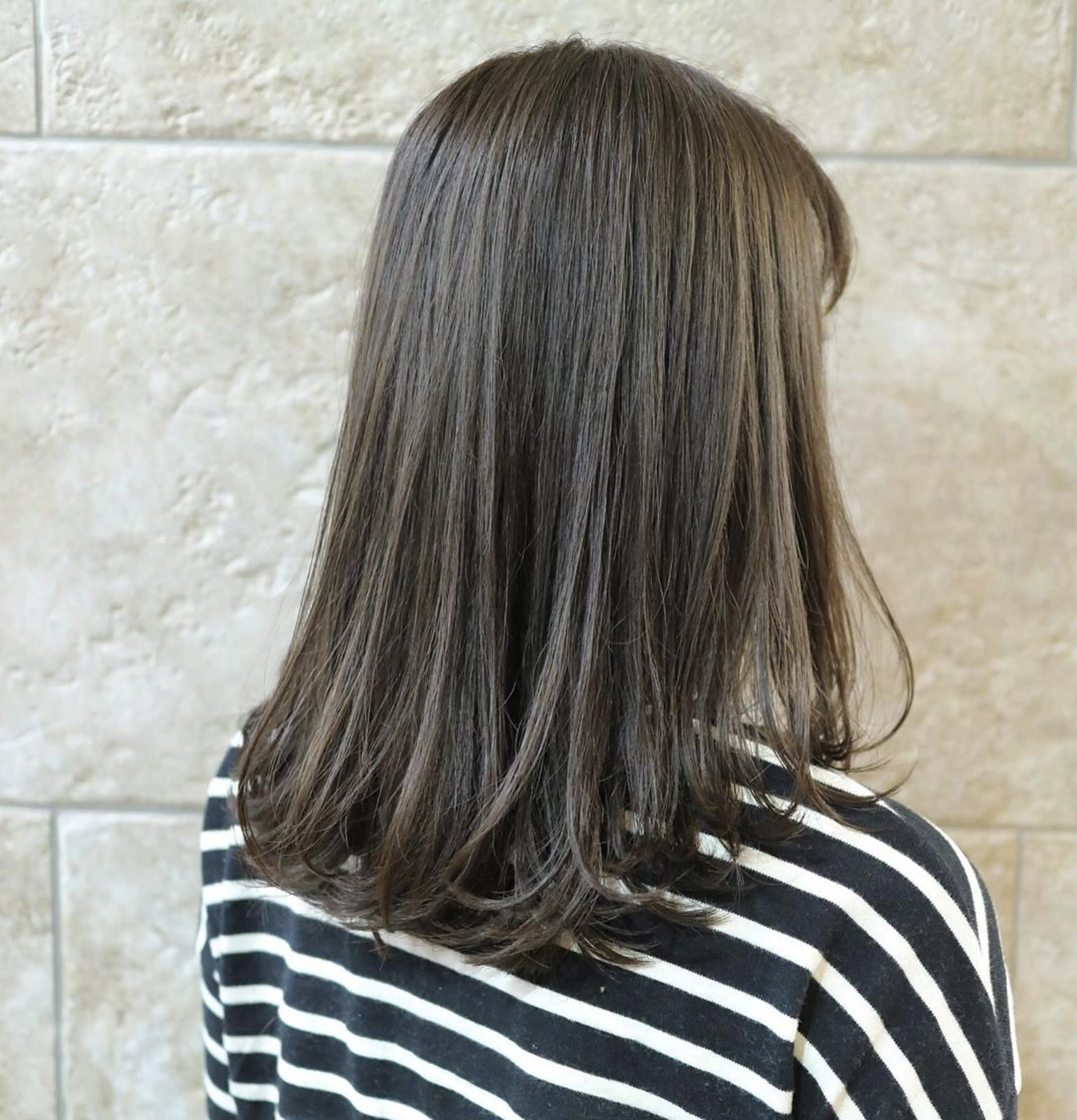 ミディアム カラー ベージュカラー グレージュ カット ヘアカラー トリートメント 斉藤 貴也のヘアスタイル