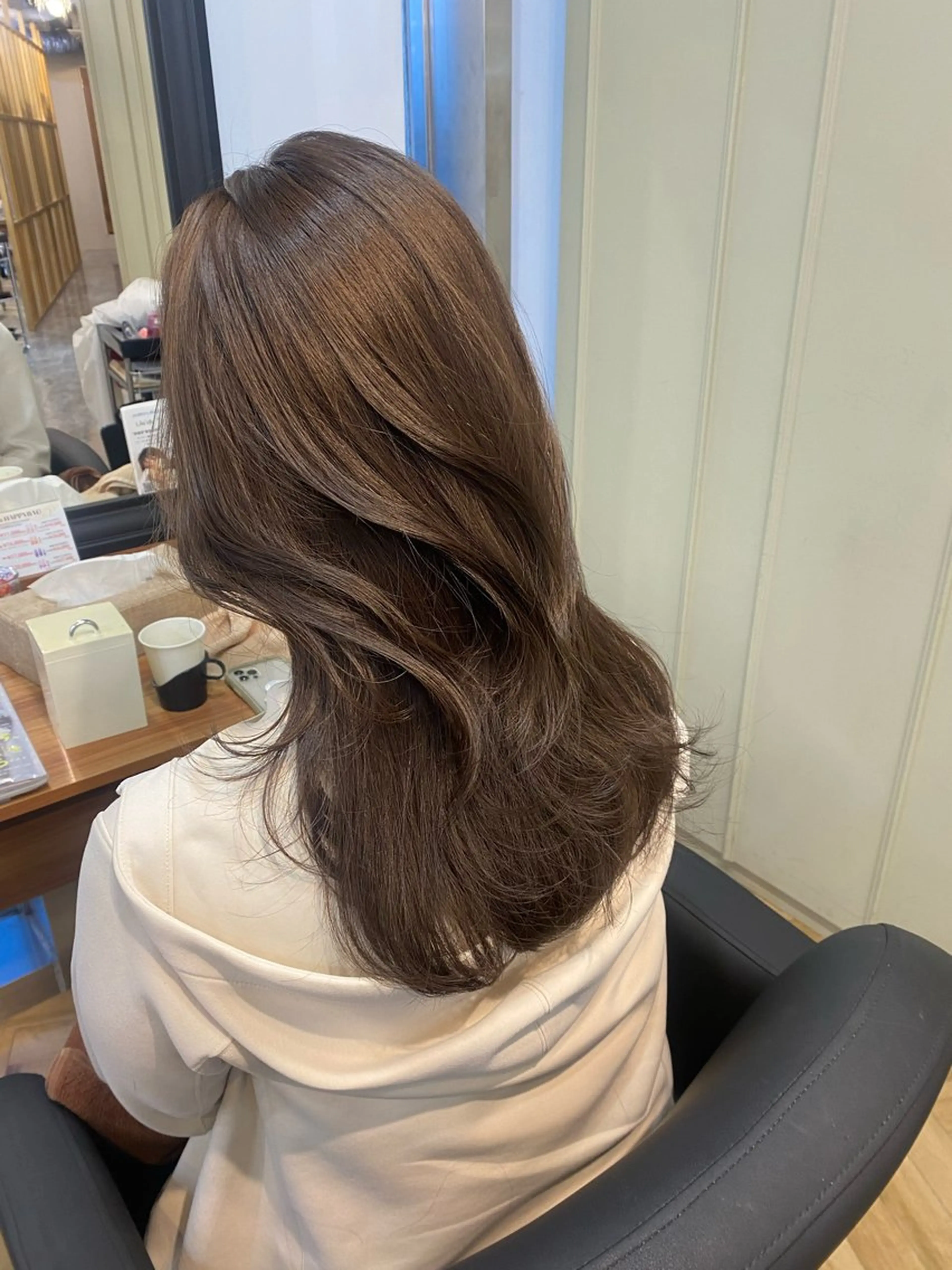 セミロング カラー カット ヘアカラー トリートメント ヤスザトアヤノ ／レイヤー／オリーブのヘアスタイル