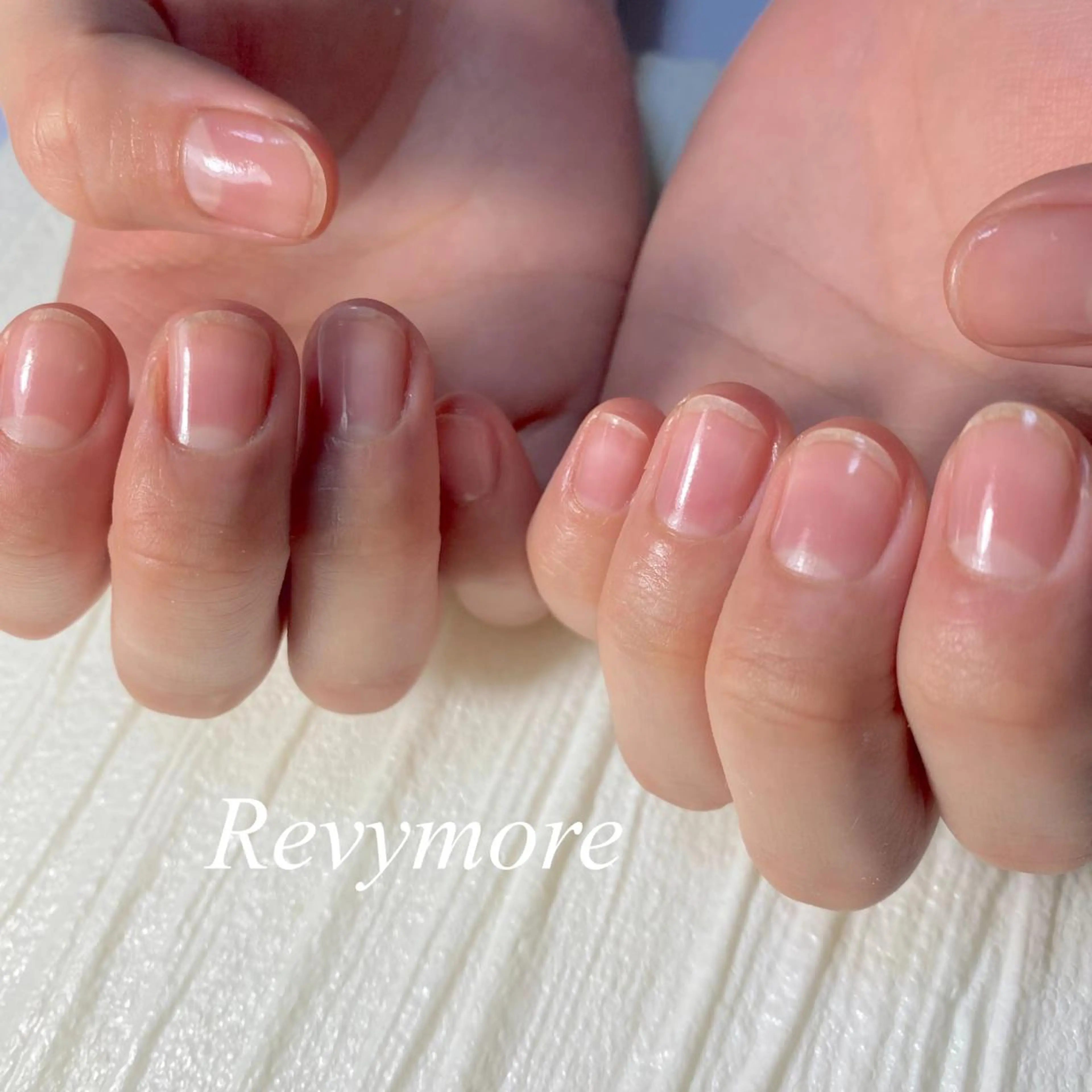 ショート ネイル ジェルネイル ニュアンスネイル オフィスネイル シンプルネイル nail salon Revymore所属・nail salon Revymoreのネイルデザイン