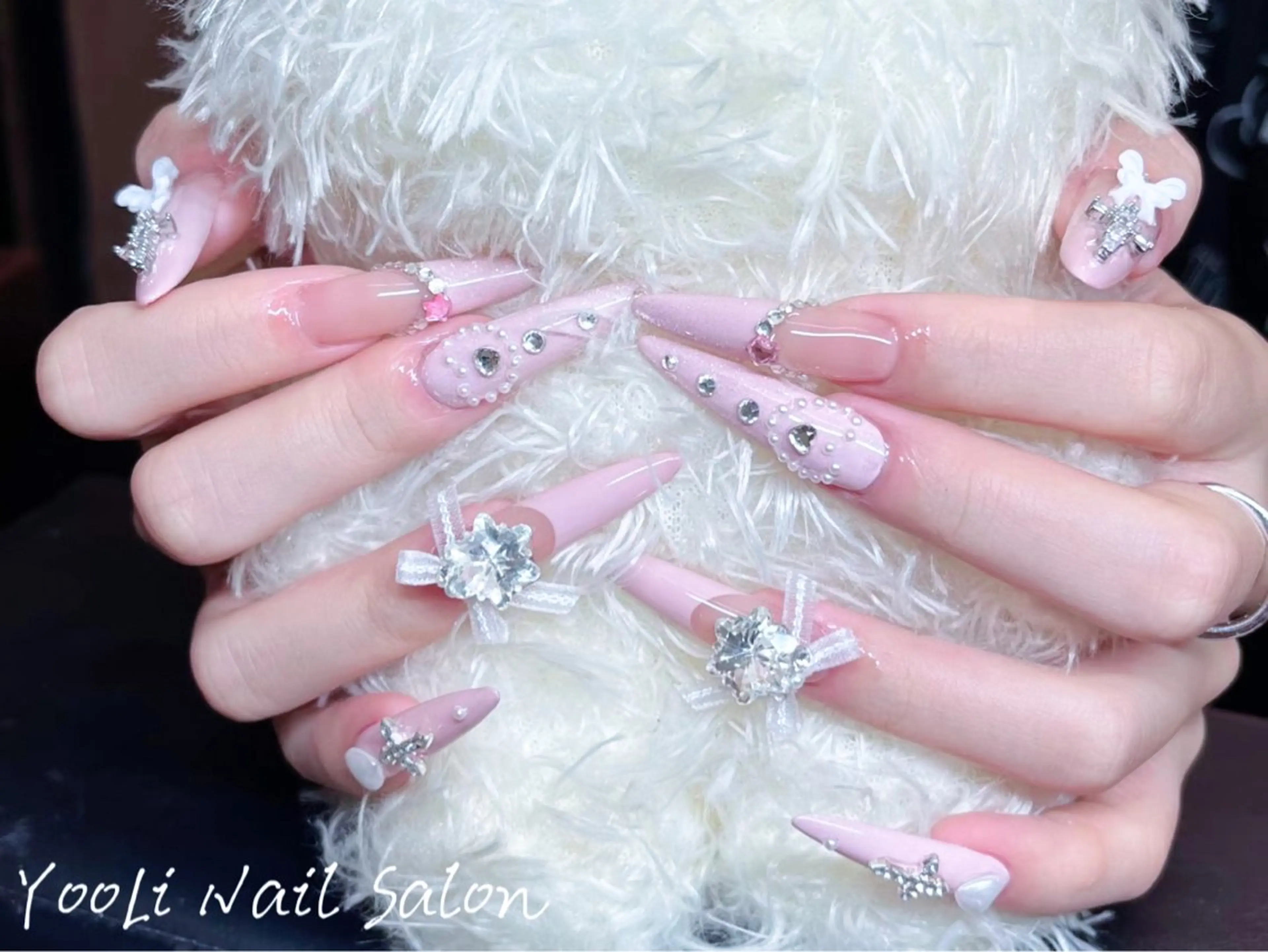 ネイル アートネイル オーロラネイル チークネイル フレンチネイル ガラスフレンチ ハンドネイル 🎀🎀YooLi Nail Salonのネイルデザイン