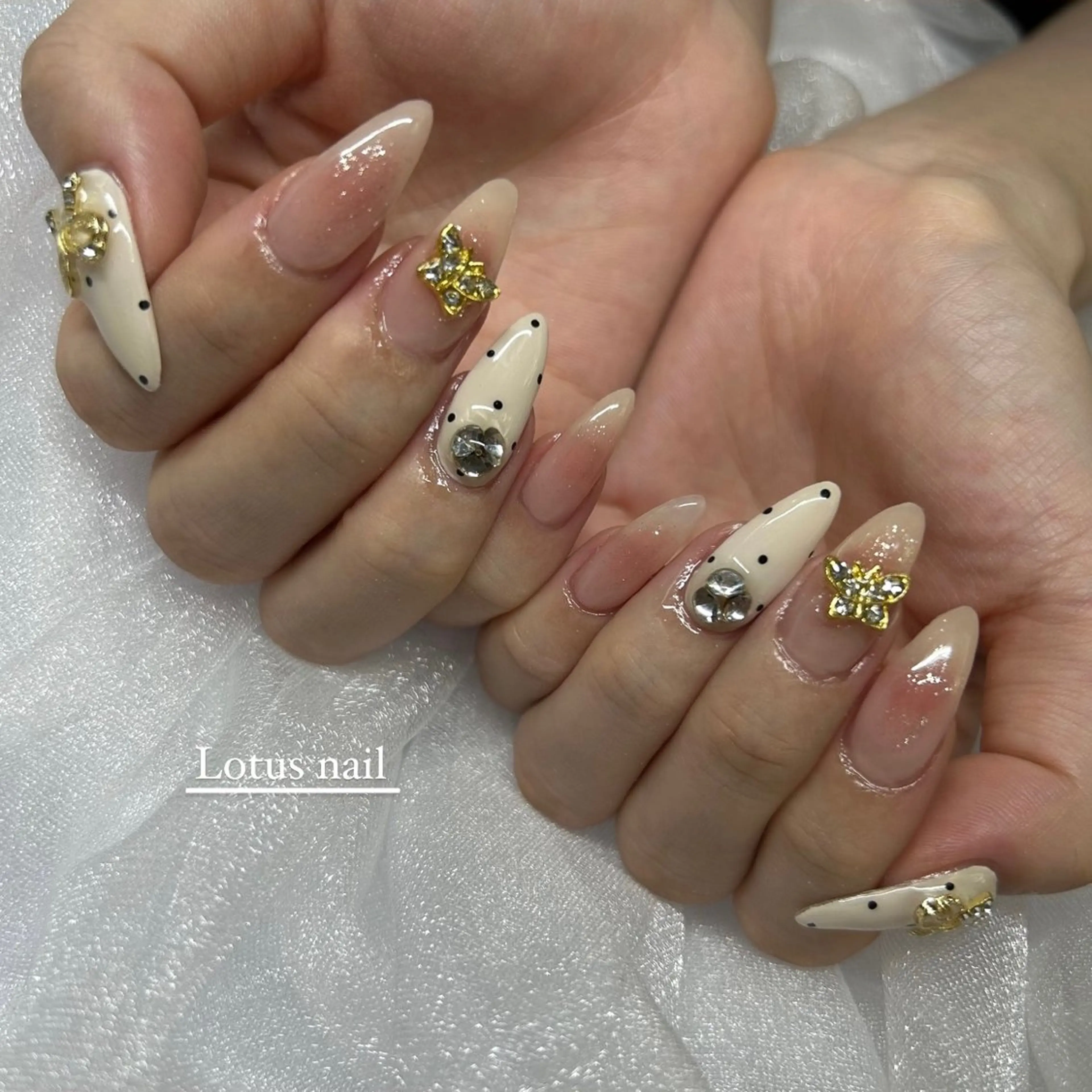 ネイル ハンドネイル privatesalon  Lotusnail所属・Lotus nailのネイルデザイン