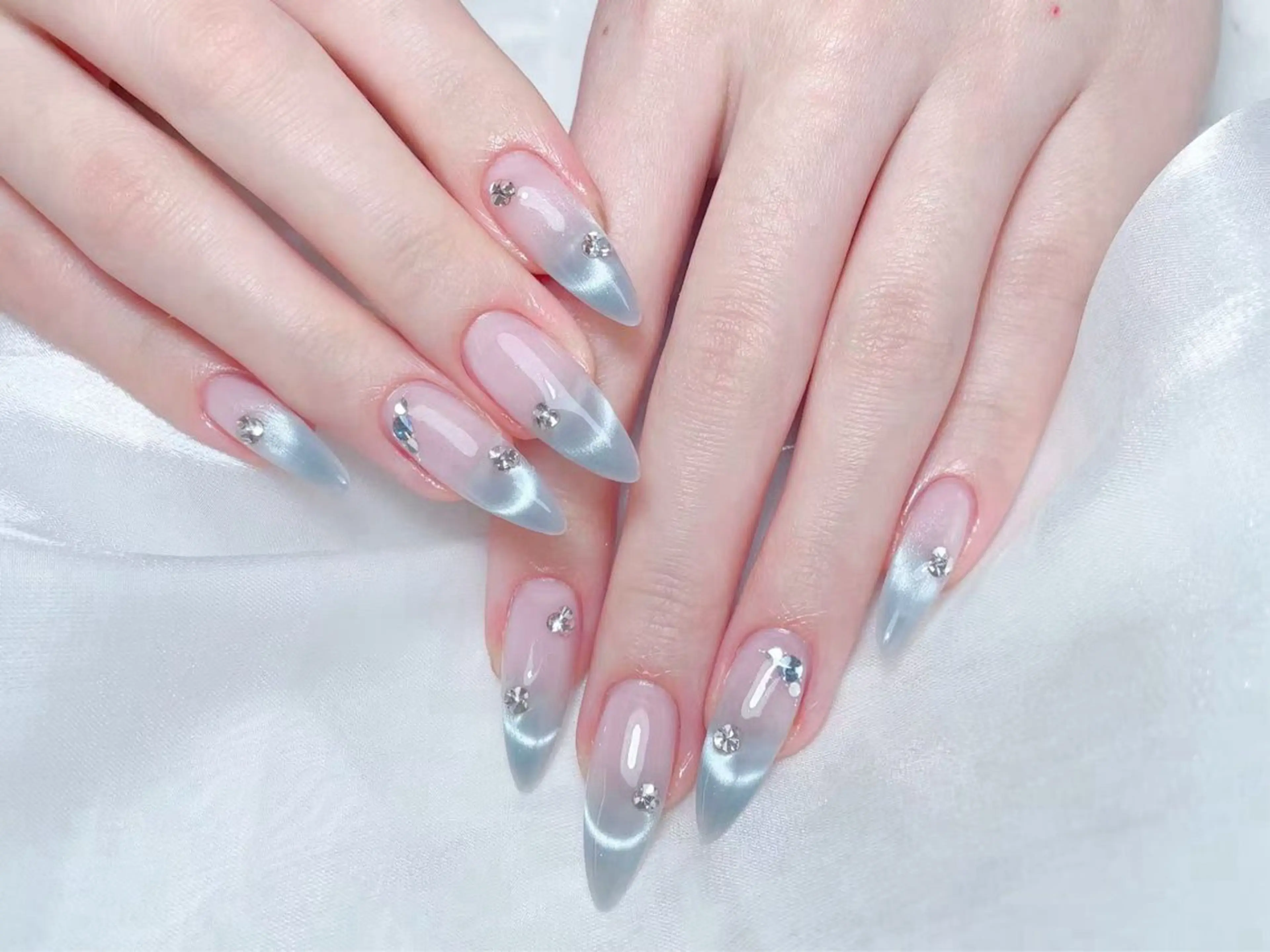 ネイル 🎀M nails✨ ビューティーのネイルデザイン