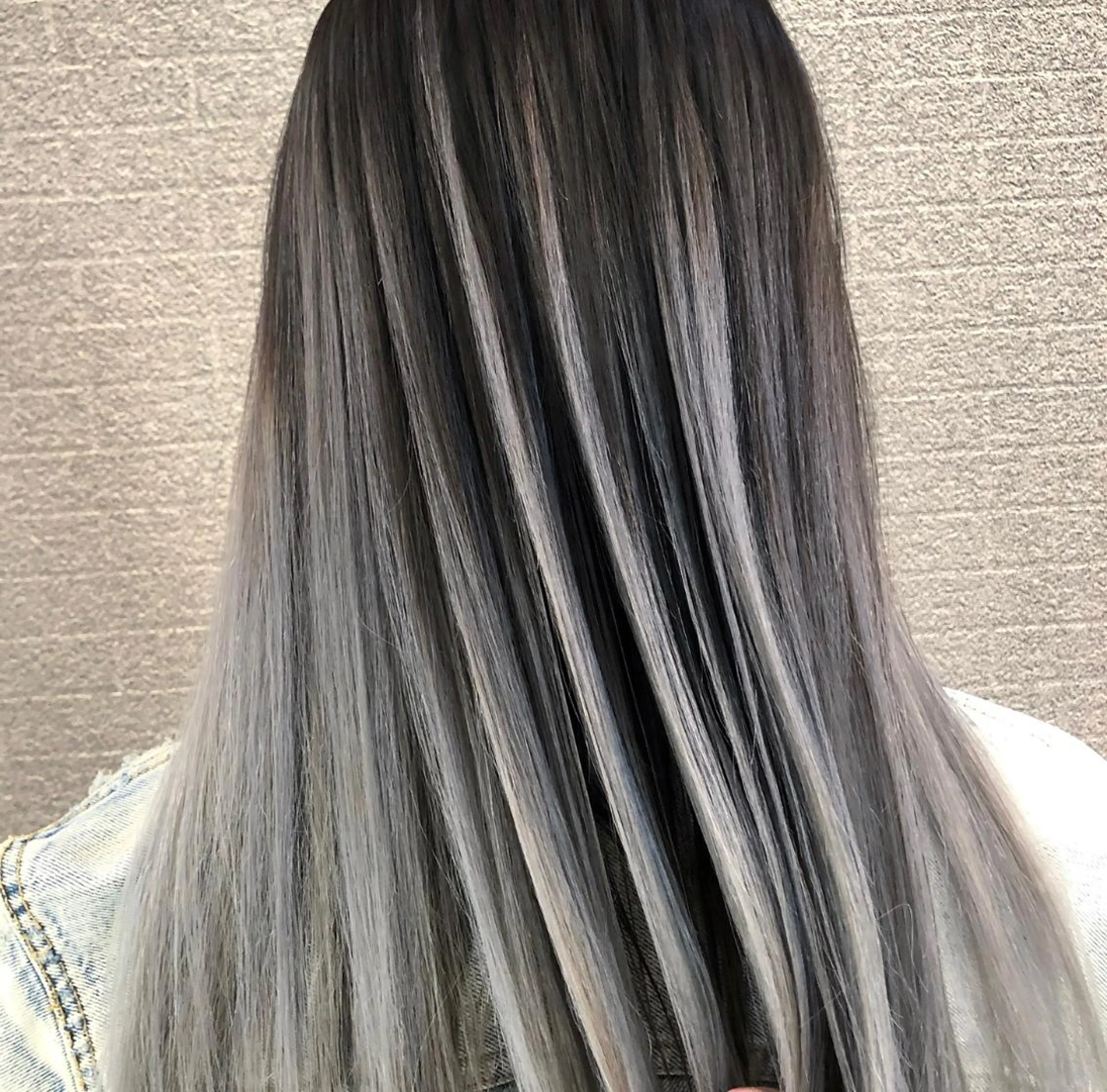 セミロング カラー ヘアアレンジ ショートボブ シールエクステ バレイヤージュ ブリーチ デザインカラー アンドウ ユウ/ レイヤーカット/韓国のヘアスタイル