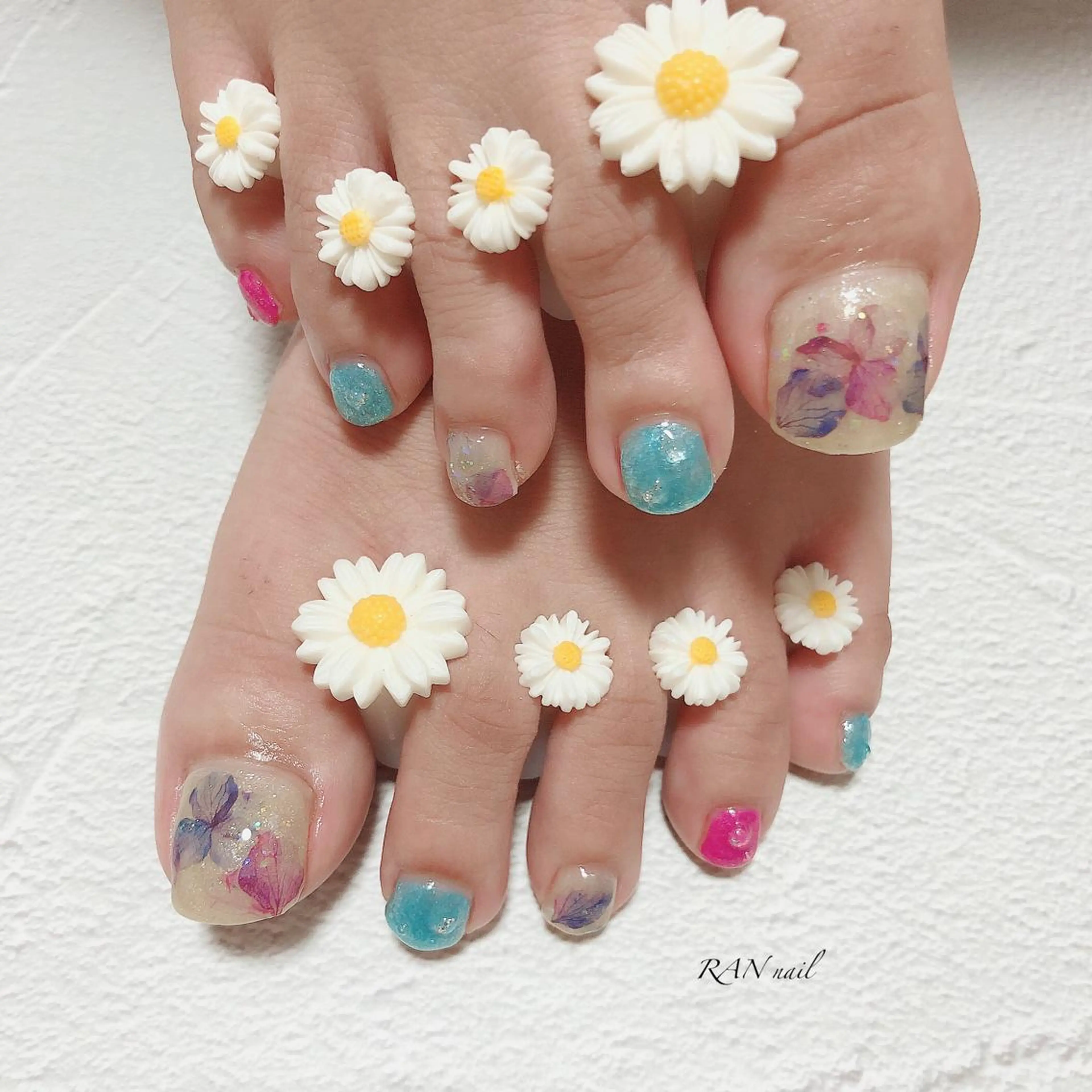 ネイル フットネイル ジェルネイル ラメ(グリッター) オフィスネイル パラジェル RAN nail 〜ランネイル〜所属・RAN nailのネイルデザイン