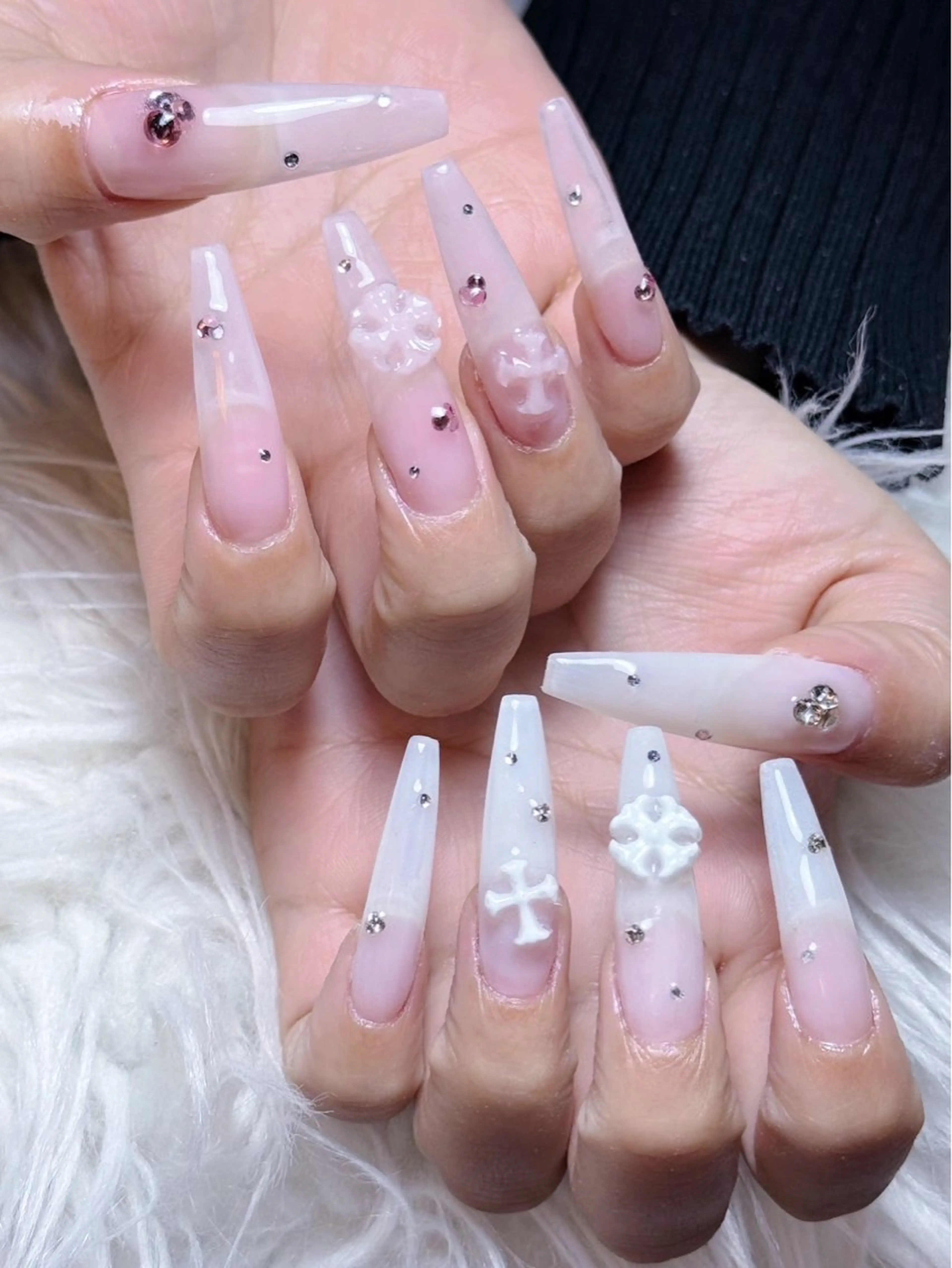 ネイル チークネイル 長さ出し フラワーネイル フレンチネイル ガーリー ハンドネイル NEW NAIL 池袋のネイルデザイン