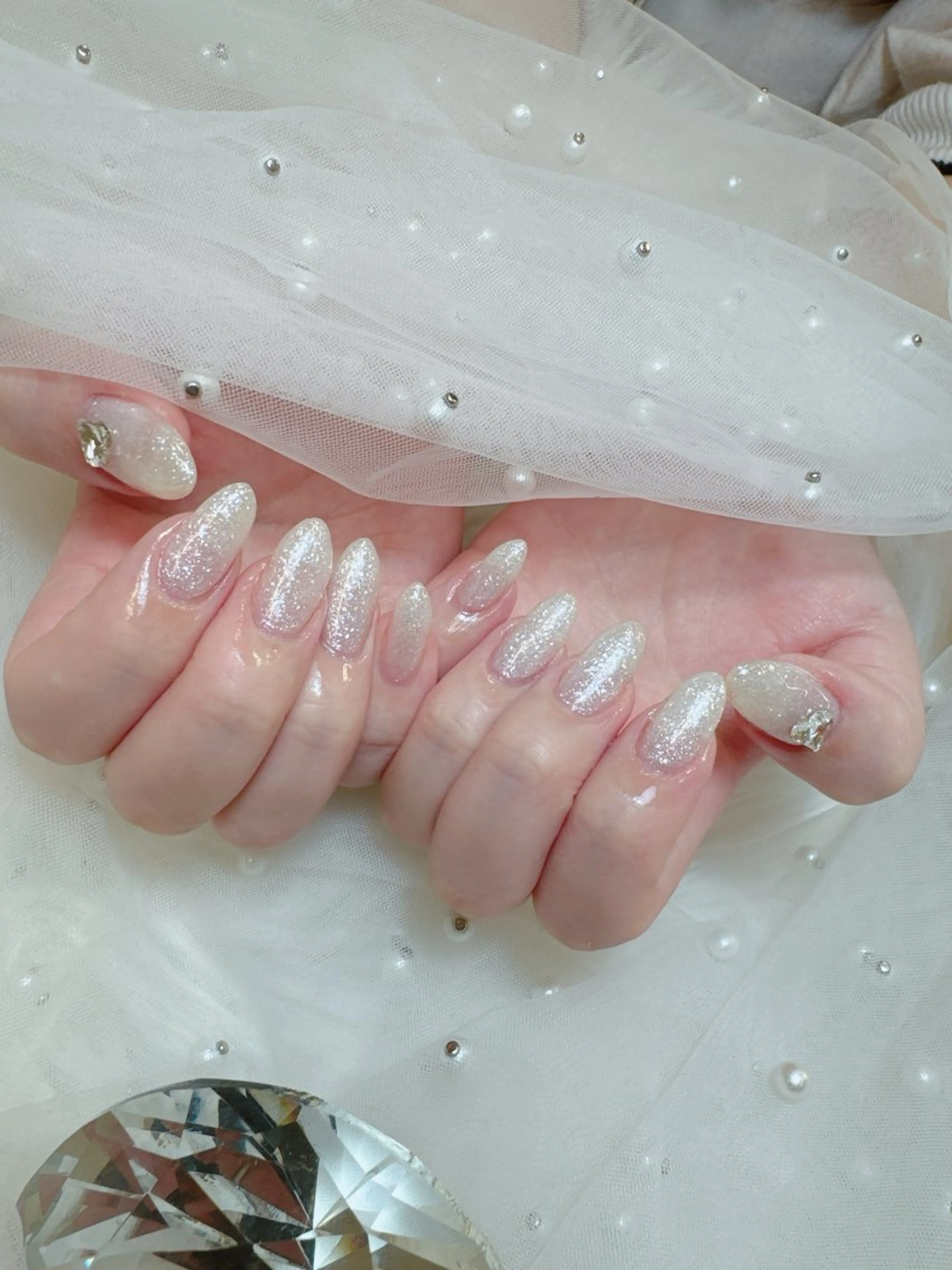 ネイル フレンチネイル ガラスフレンチ キラキラネイル 韓国ネイル 持ち込み ハンドネイル Queeens nailのネイルデザイン