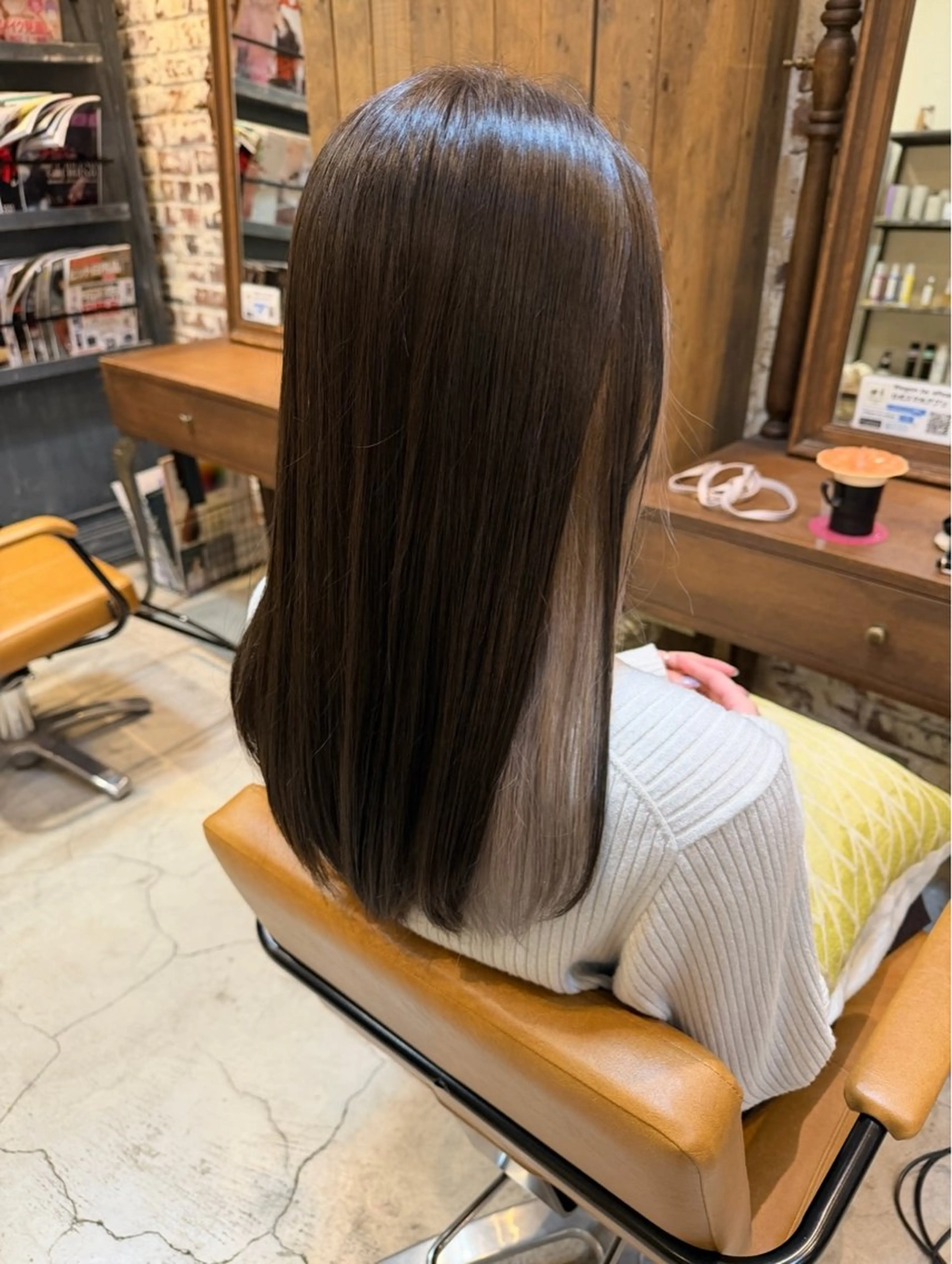 ロング カラー ベージュカラー ホワイトベージュ ヘアカラー トリートメント 七井 香奈 (なないかな)のヘアスタイル