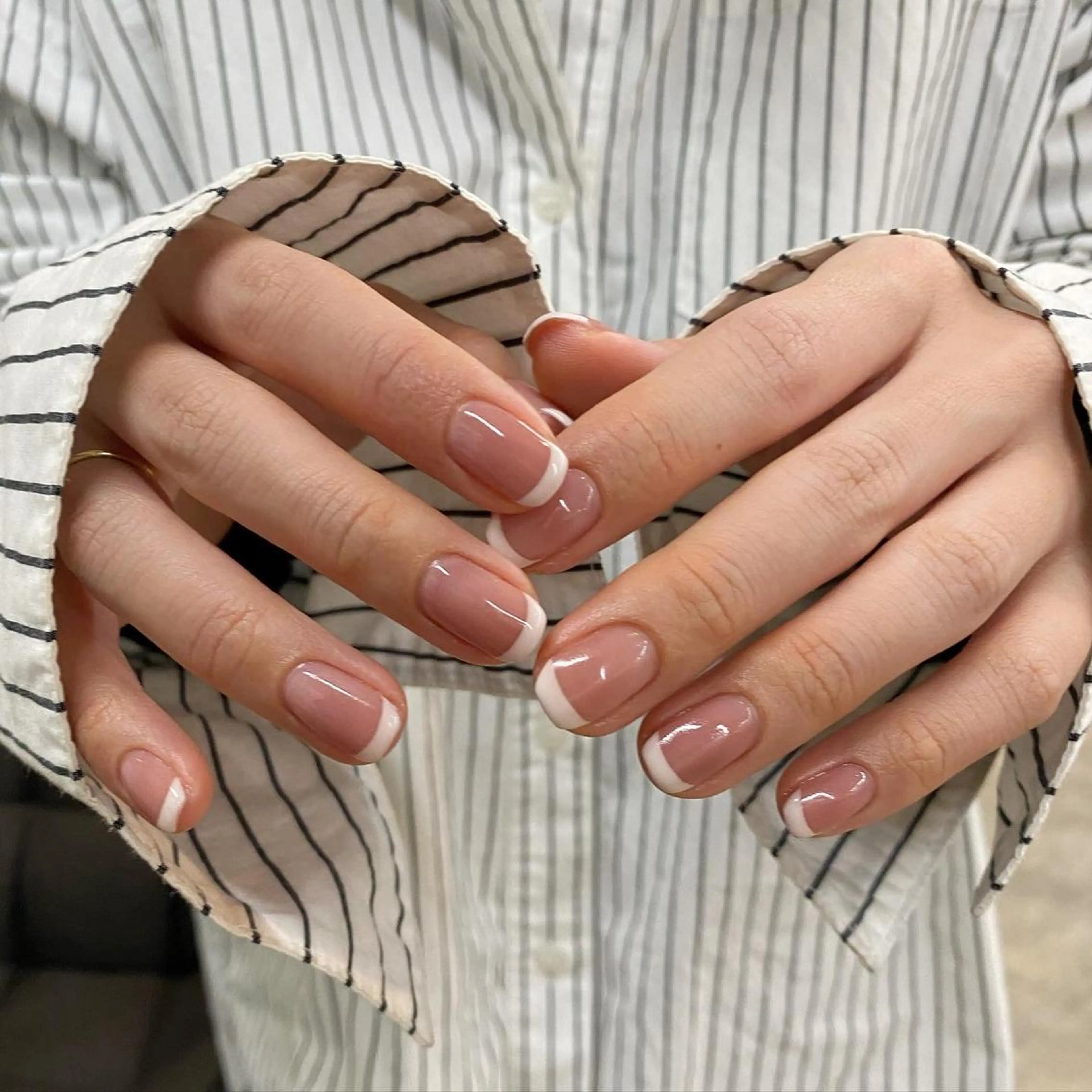 ネイル フレンチネイル シンプルネイル ハンドネイル nable.所属・栗林 実莉のネイルデザイン