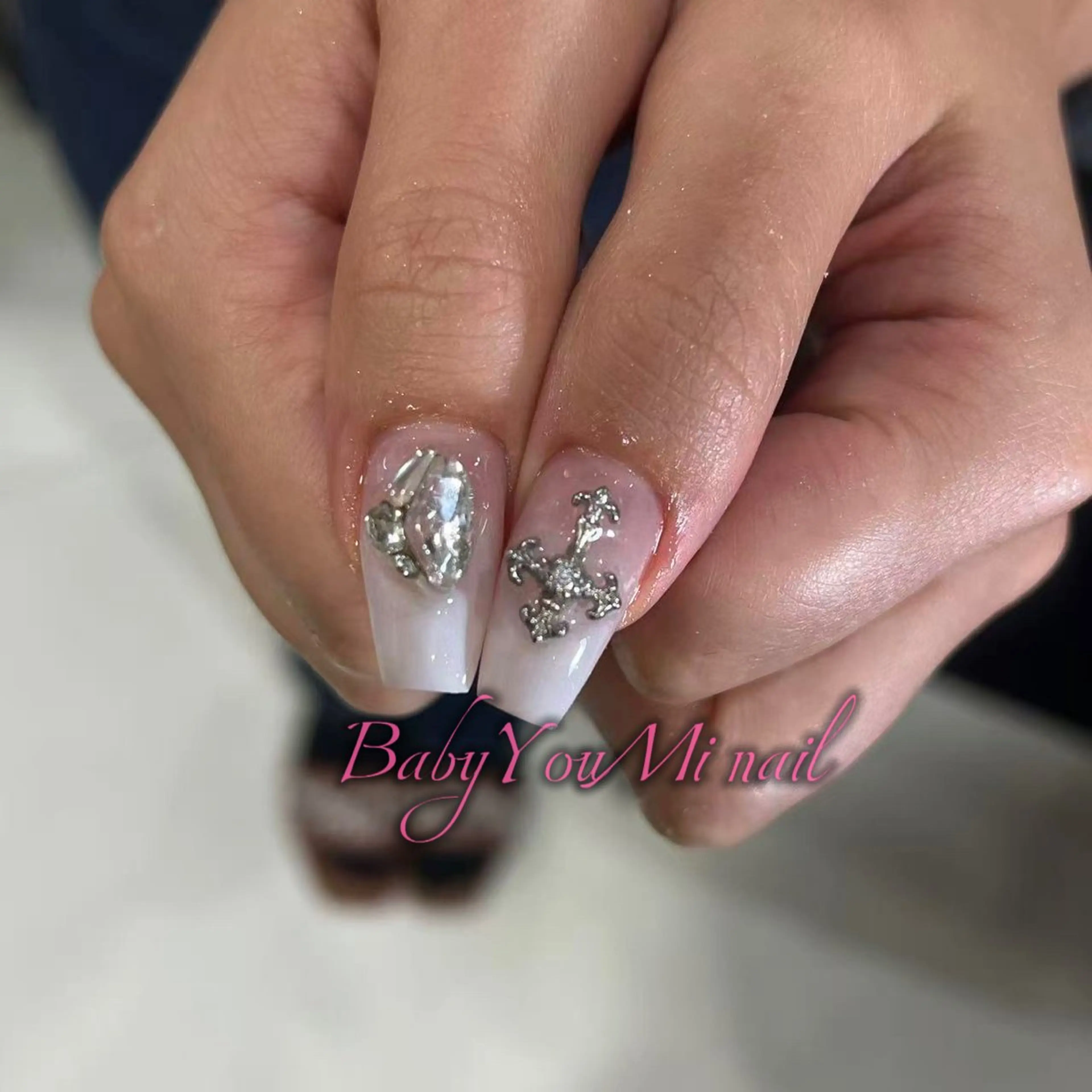 ネイル オーロラネイル フラワーネイル フットネイル フレンチネイル ジェルネイル ハンドネイル BabyYouMi ねねのネイルデザイン