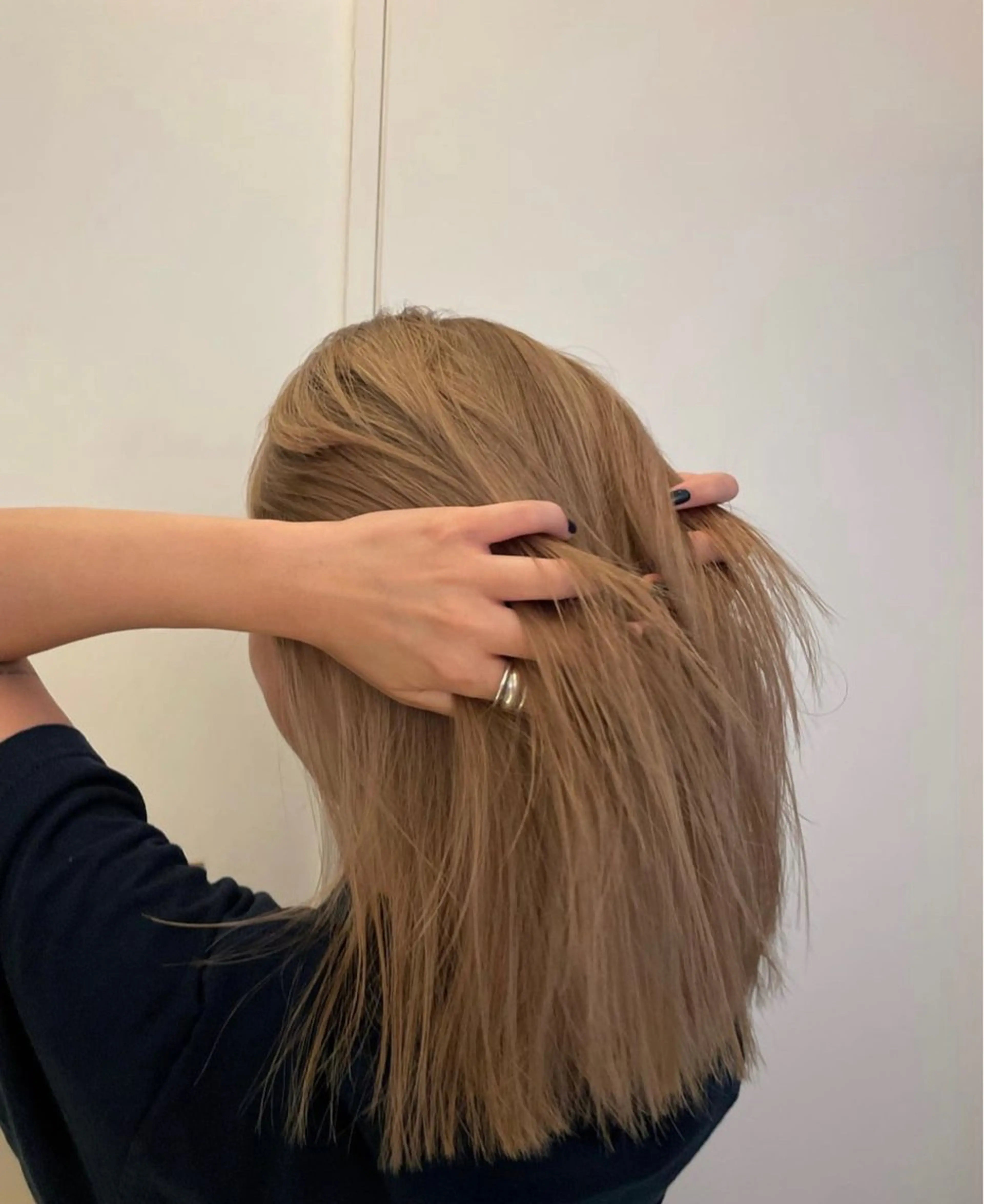 セミロング カラー ベージュカラー ブリーチ ミルクティーベージュ 原宿/ケパーマ 🧺ユウマのヘアスタイル