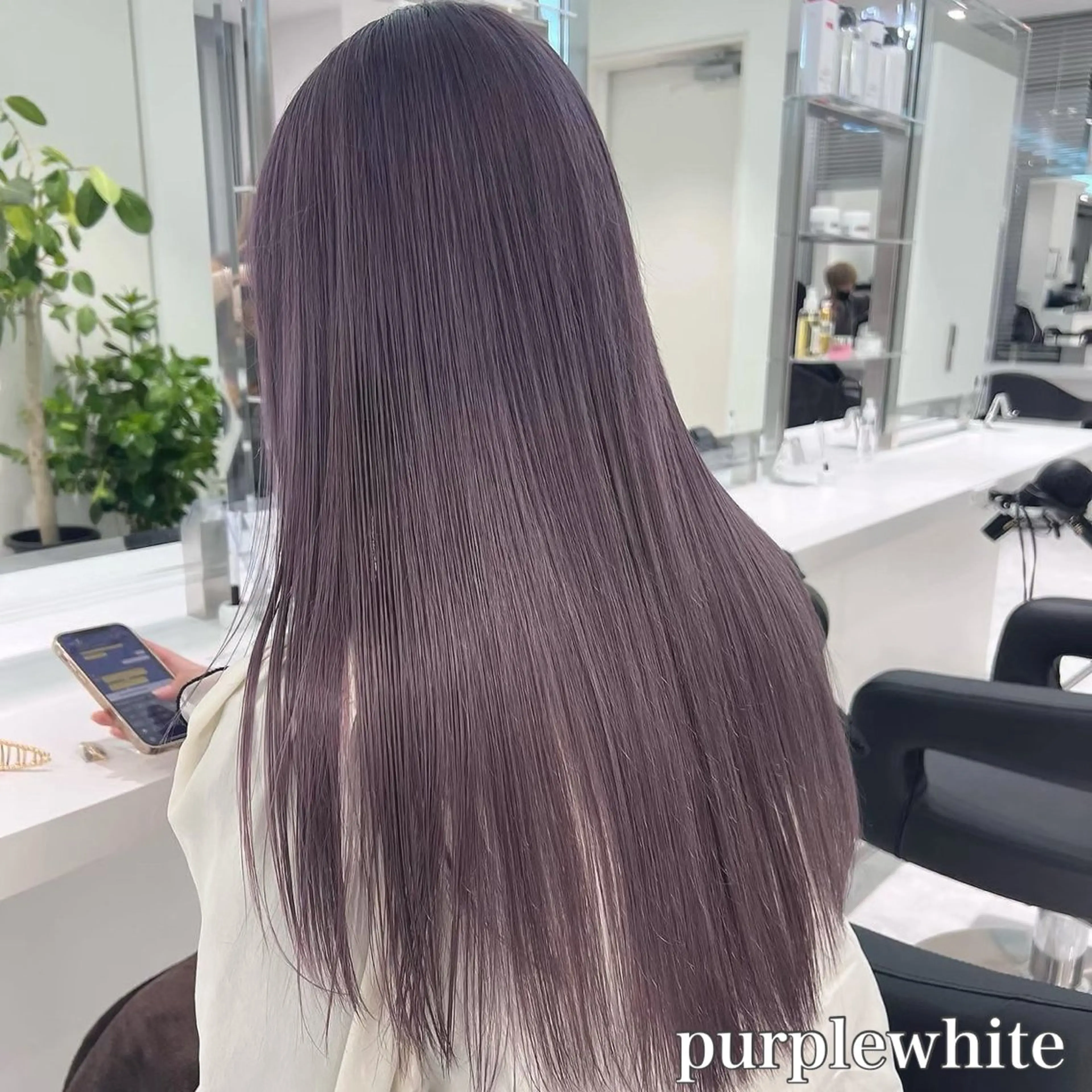 セミロング カラー ヘアアレンジ ハイトーンカラー 🩵ダメージレス艶感 ハイトーン🩷のヘアスタイル