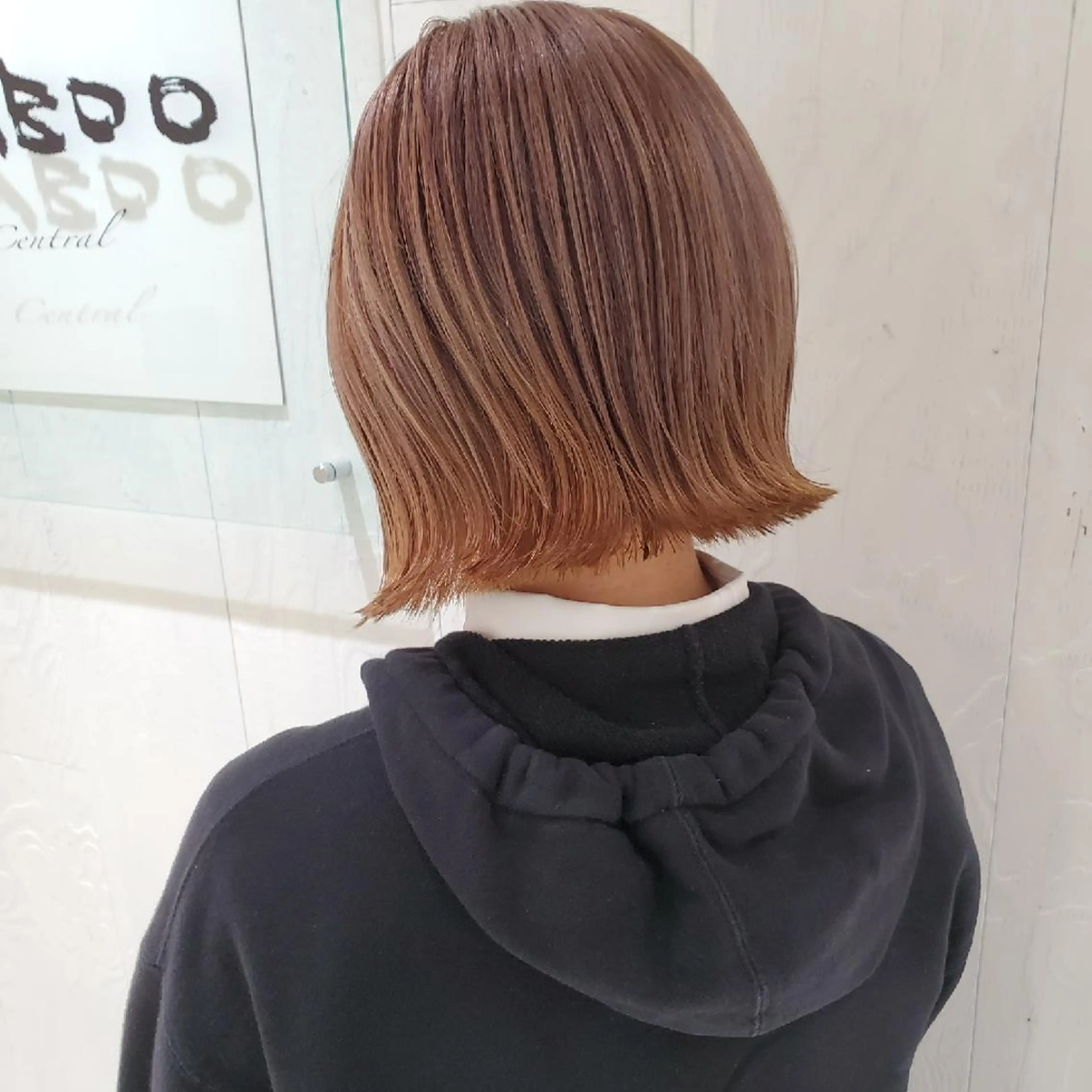 ミディアム カラー ベージュカラー ブリーチ ミルクティーベージュ ヘアカラー トリートメント レイヤーカット/ ウルフカット/大橋 のヘアスタイル