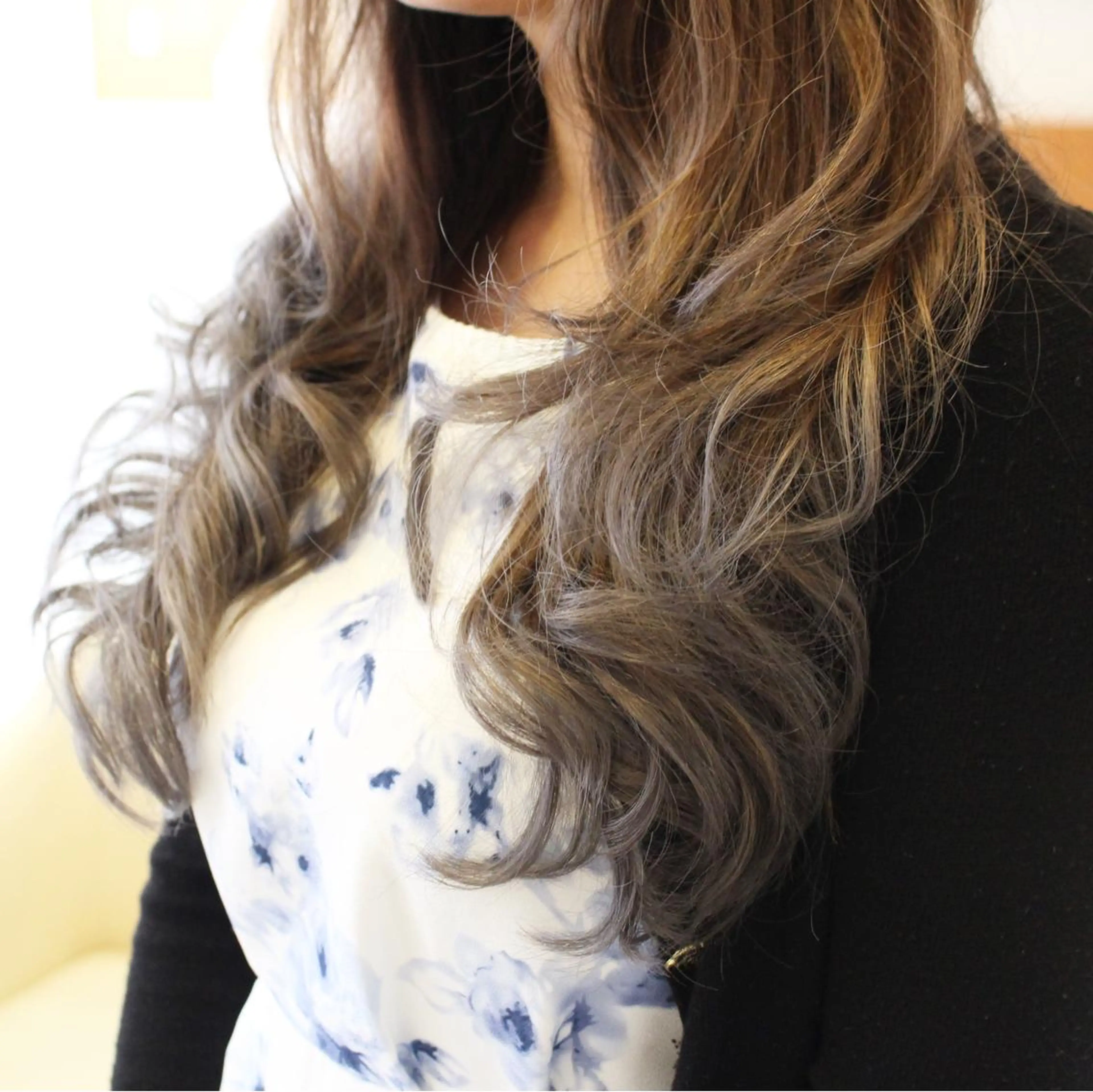 セミロング カラー ブリーチ グラデーションカラー ハイトーンカラー 松本 美香のヘアスタイル