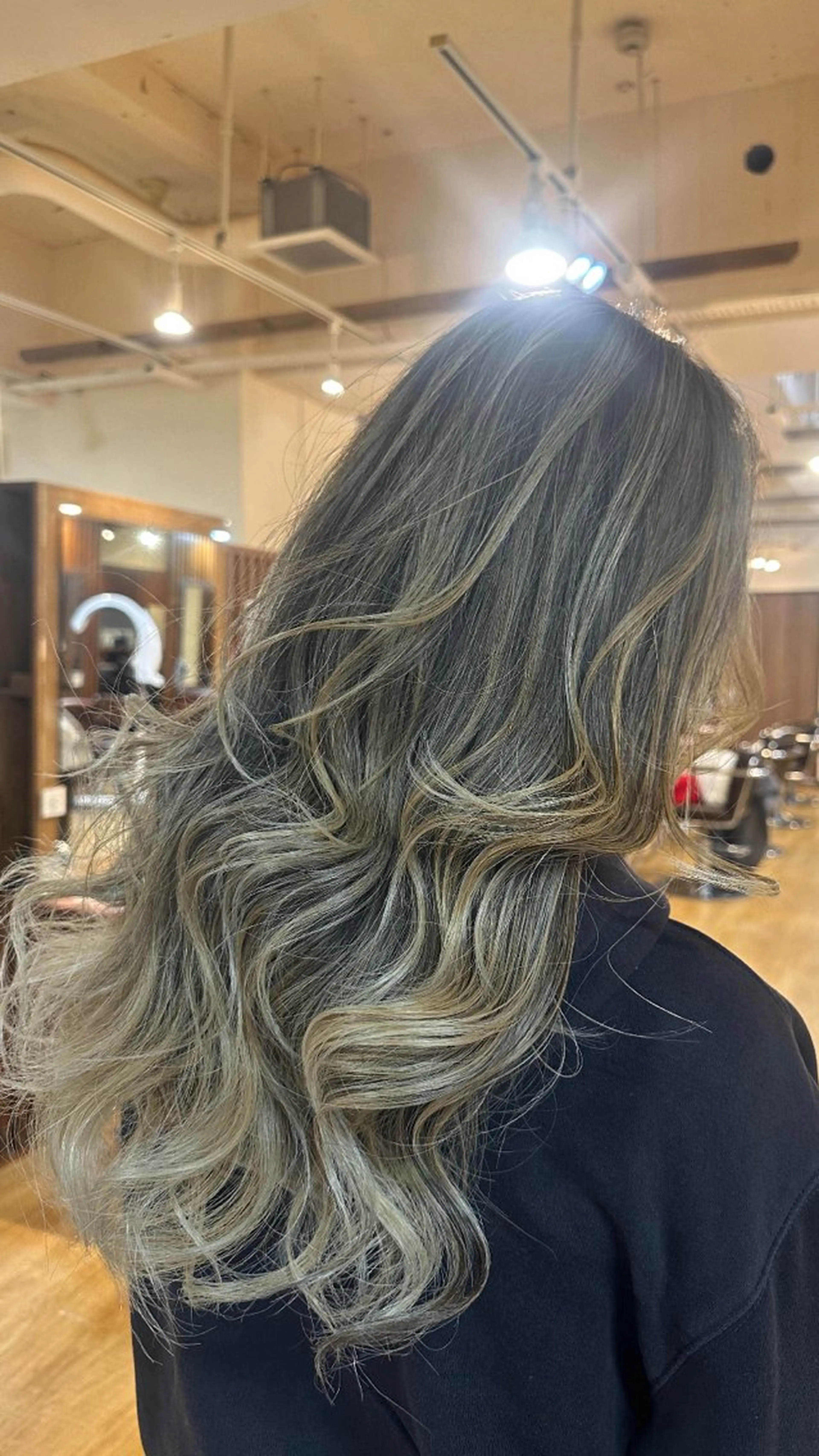 ロング カラー ハイトーンカラー カット ヘアカラー デザインカラー／ ハイトーン／竹井俊介のヘアスタイル