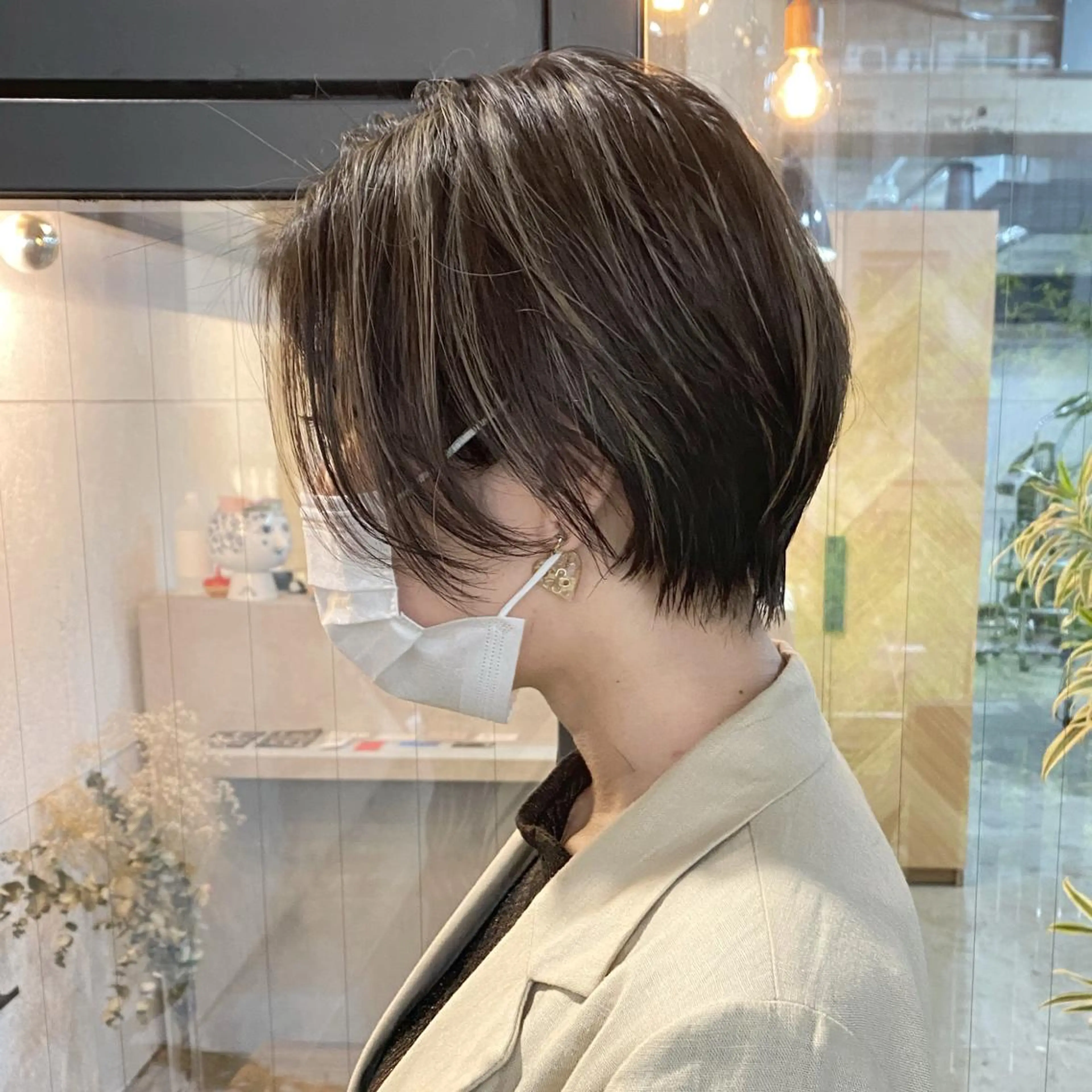 ショート カラー ネイル マツエク・マツパ ハンサムショート ハイライトカラー ハイライト ショートヘア ショートネイル 中山 天地のヘアスタイル