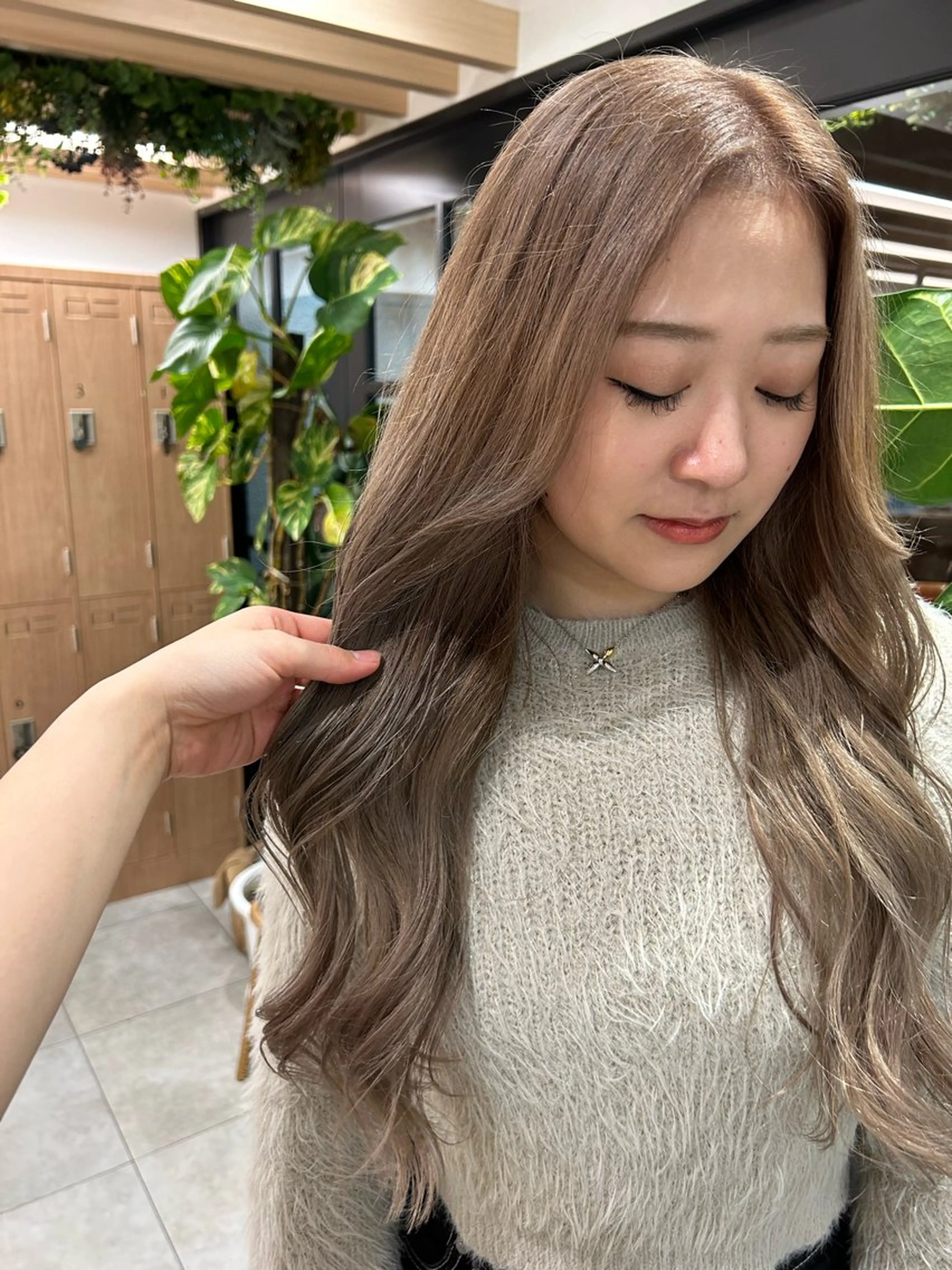 ロング カラー ベージュカラー ミルクティーベージュ ヘアカラー 🍒透明感カラー mutsuki🍒のヘアスタイル