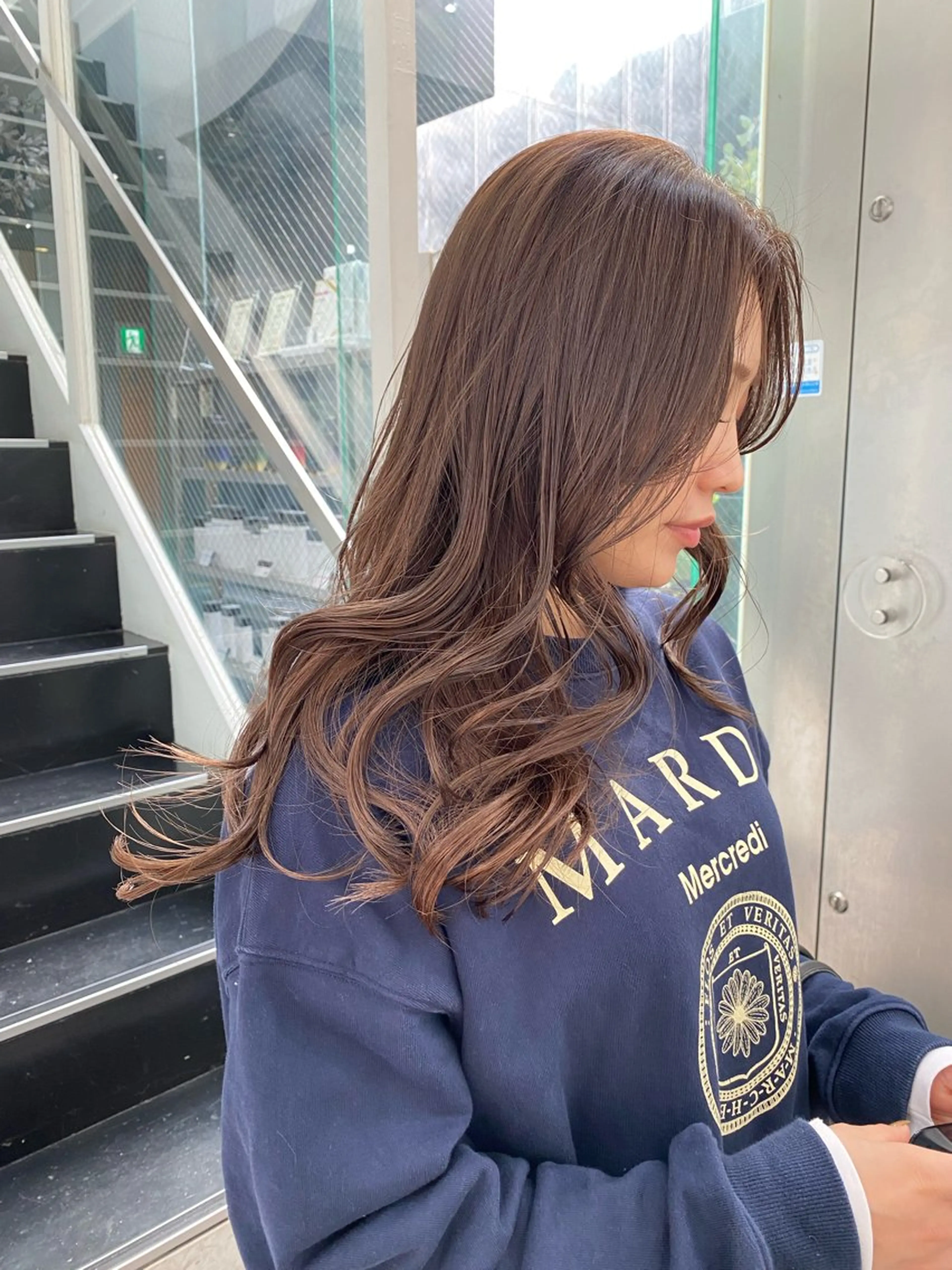 セミロング カラー ベージュカラー ブリーチ ハイライトカラー ハイライト とびまつ /ショート/脱白髪染のヘアスタイル