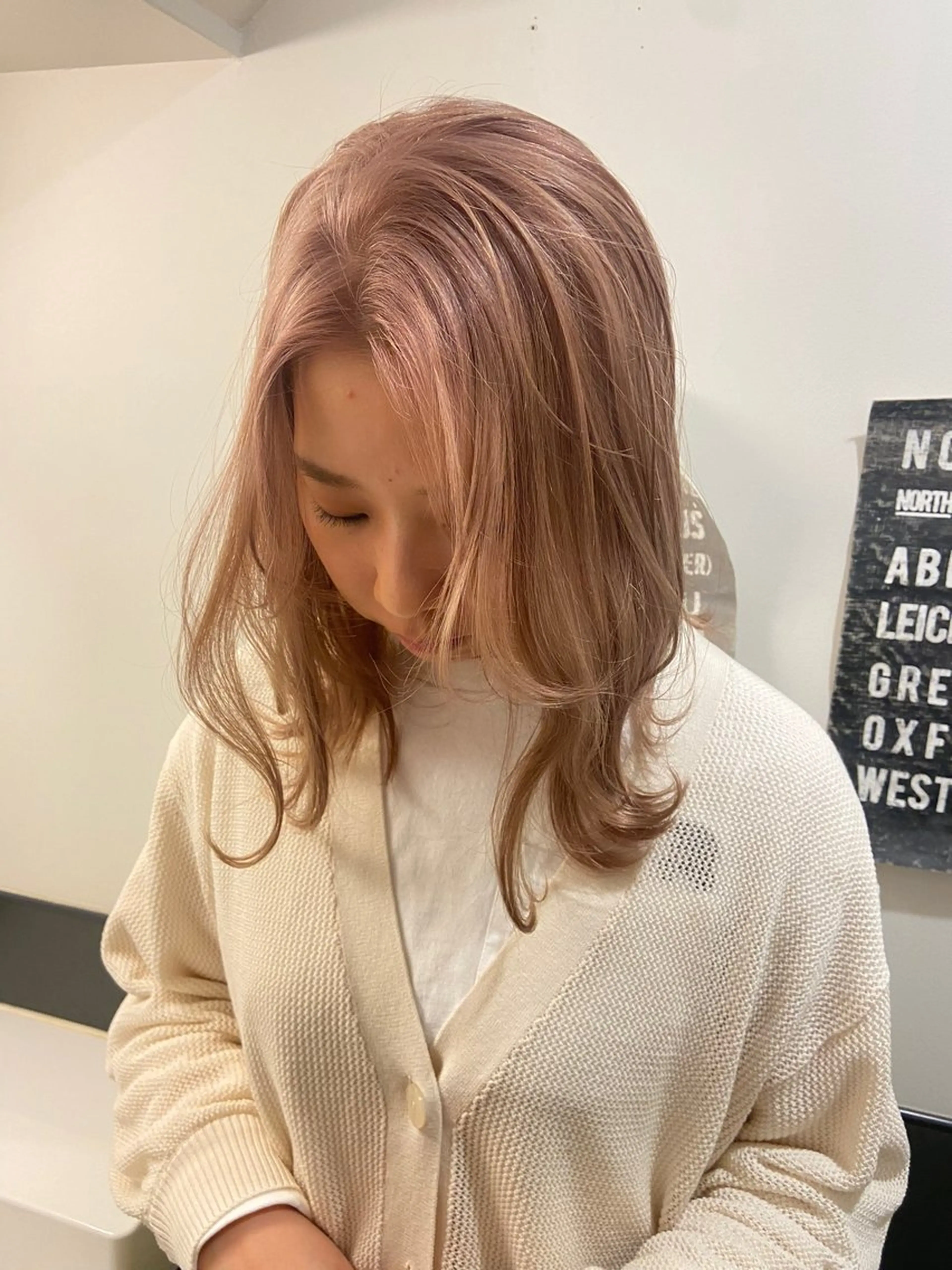 ミディアム カラー CIERA所属・トウジョウ アリサのヘアスタイル