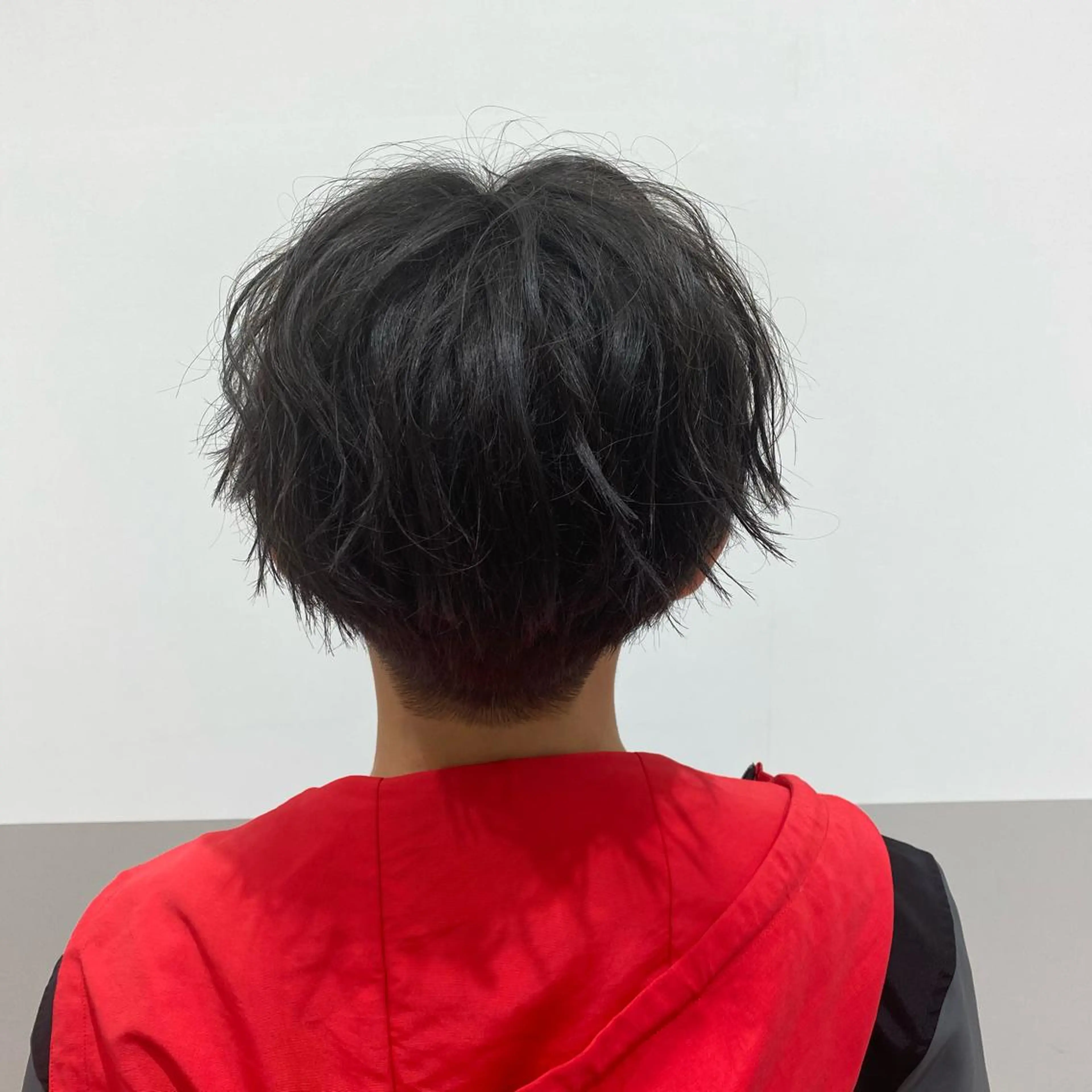 ショート メンズ センターパート メンズパーマ 外ハネヘア 💫副店長💫 篠崎 はやとのヘアスタイル