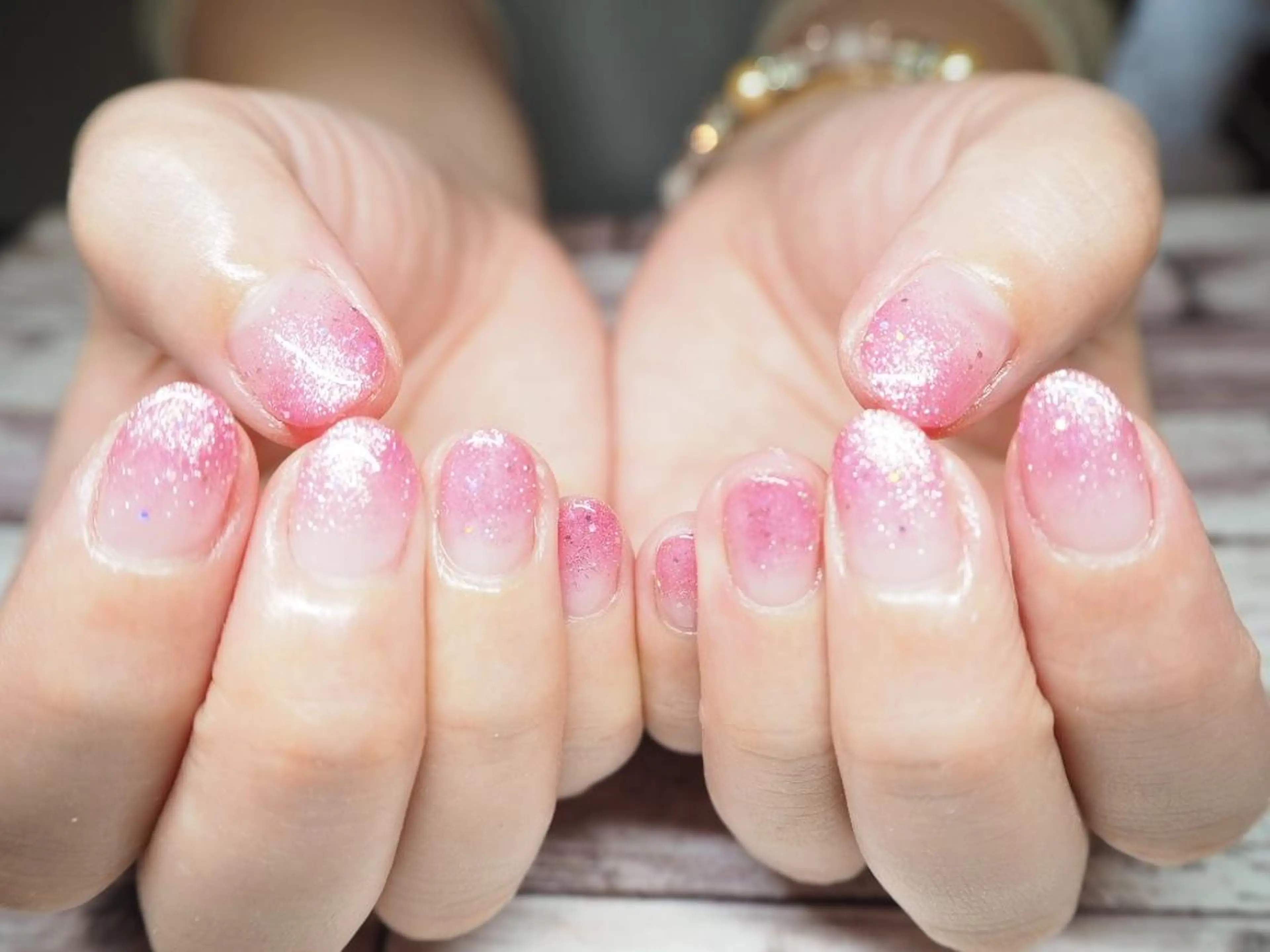 ネイル グラデーション ラメ(グリッター) ラメグラデーション ConneQt所属・ETHOSENSE. kimikaのネイルデザイン