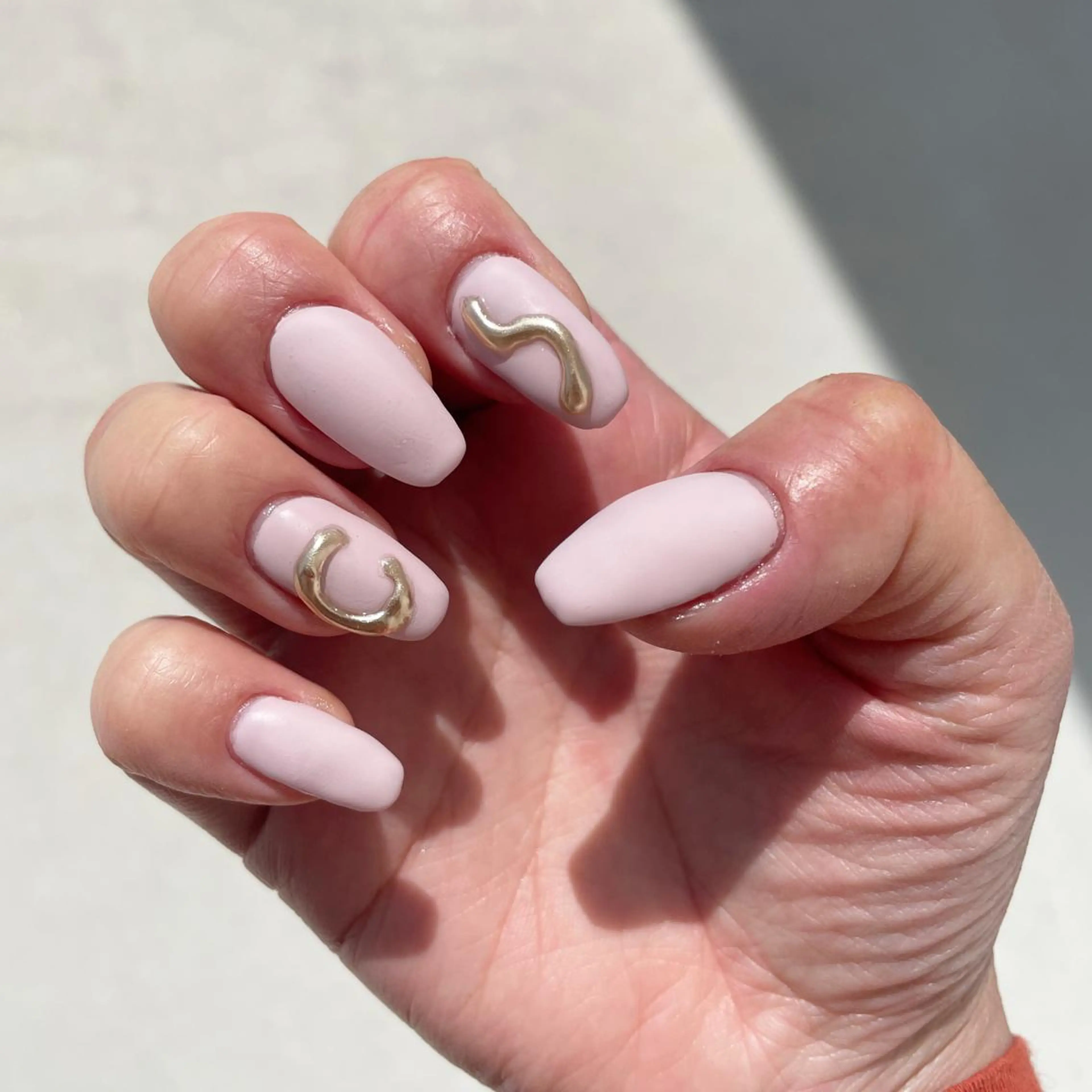 ネイル 駒月 明日香の眉毛・アイブロウイメージ