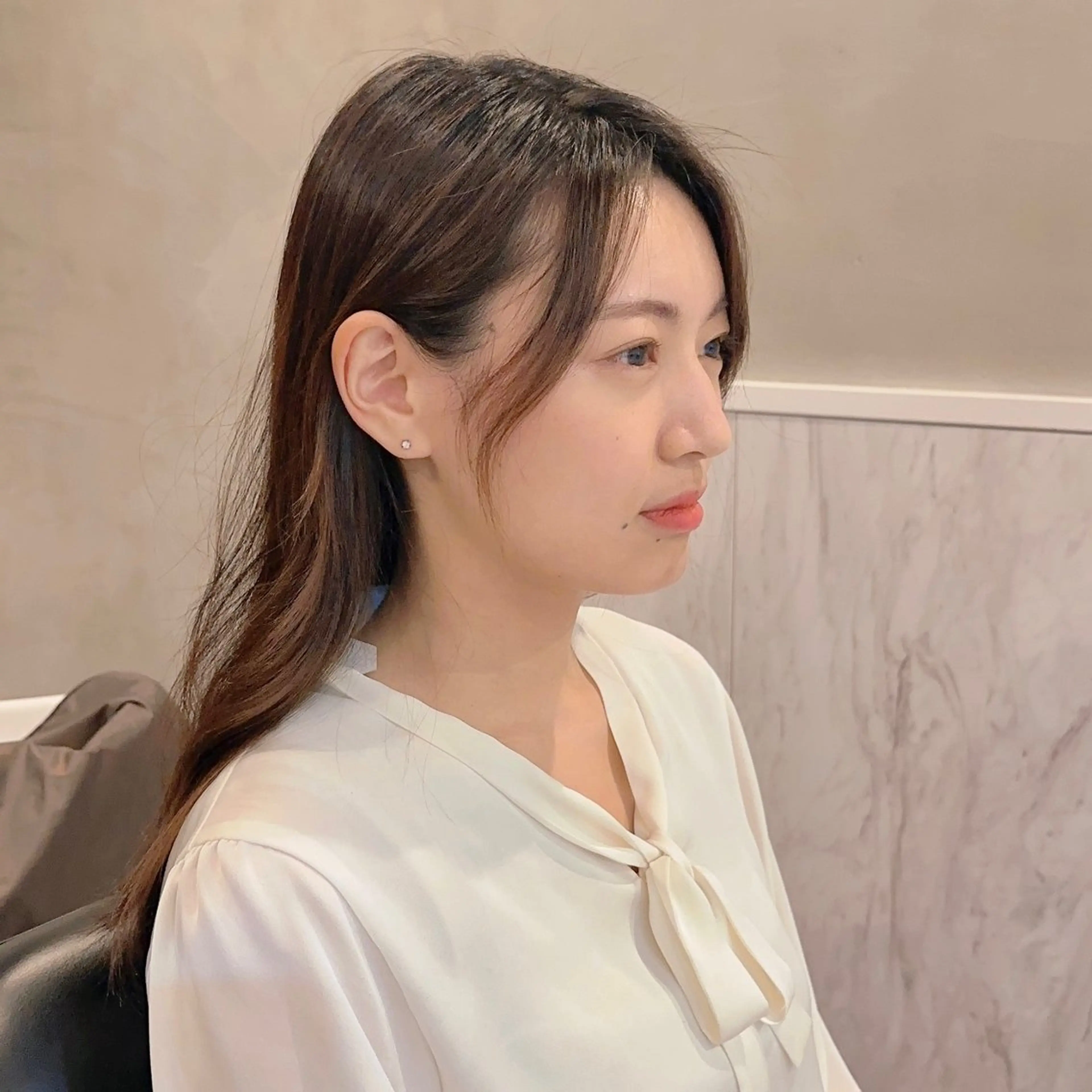 セミロング カット ヘアカラー トリートメント 🌹ハッシュカット、 レイヤー韓国ヘア🌹のヘアスタイル