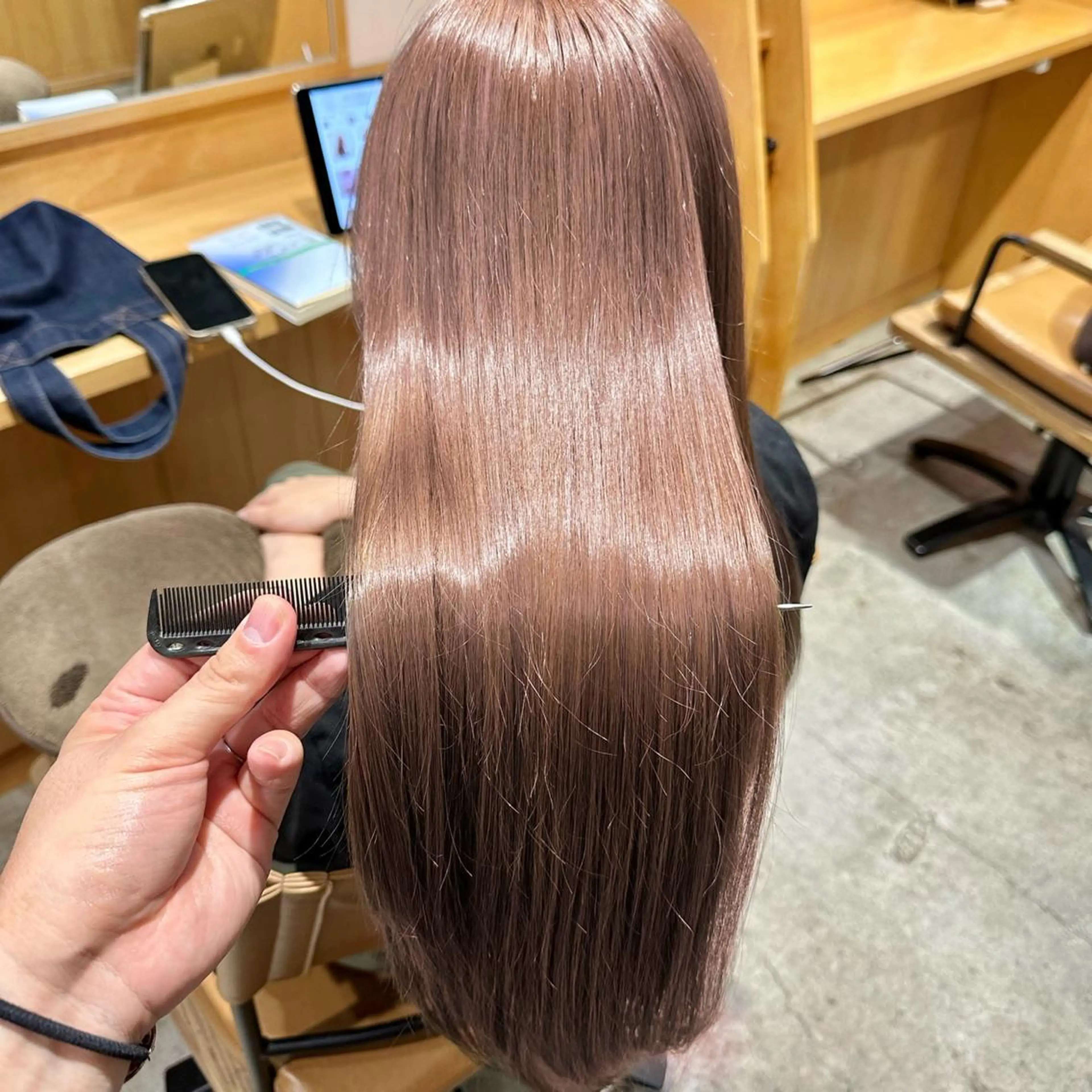 ロング ヘアカラー 🌈神バズり 100%色🌈のヘアスタイル