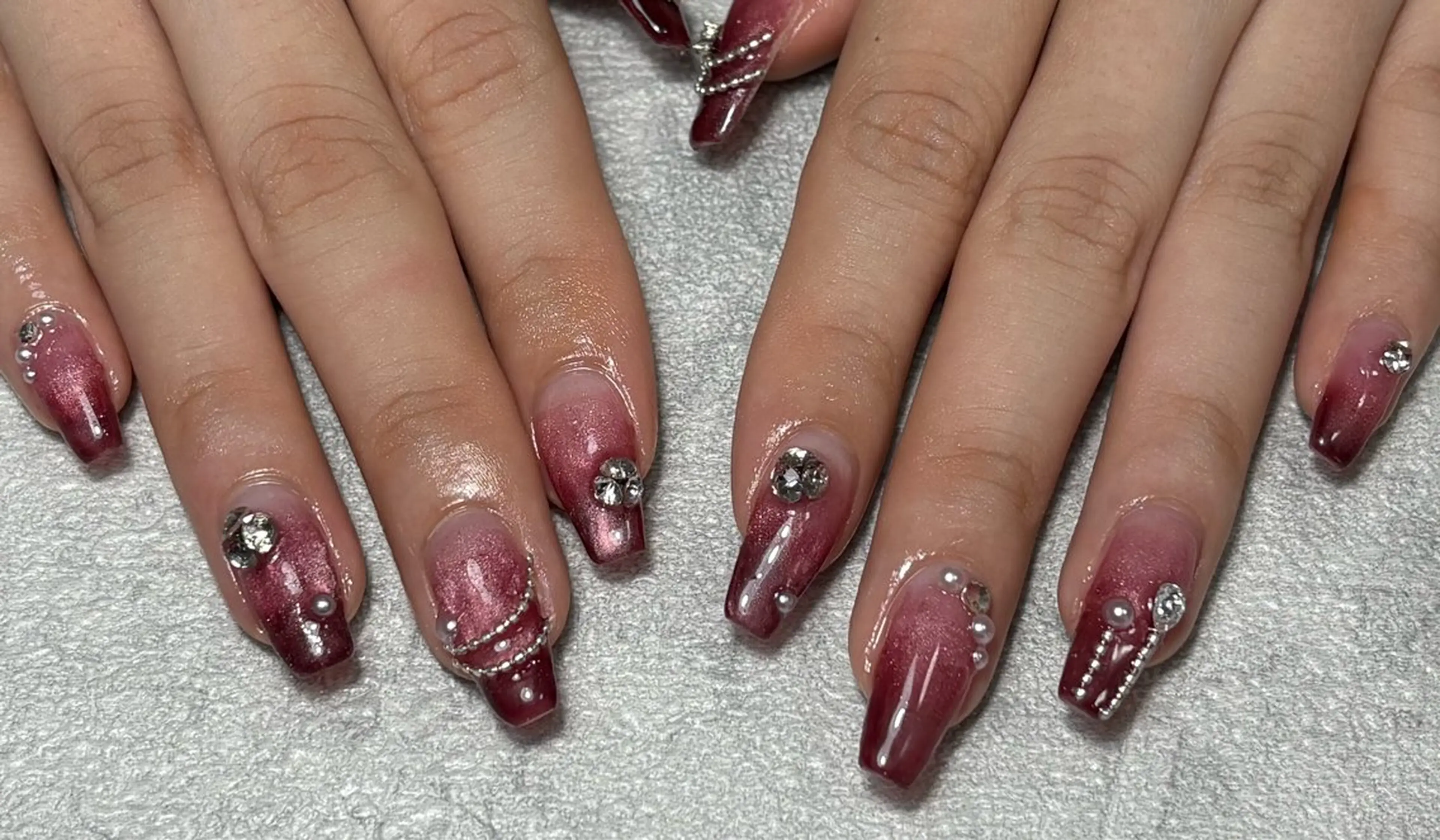 ネイル グラデーション マグネットネイル nailsalon bellaのネイルデザイン