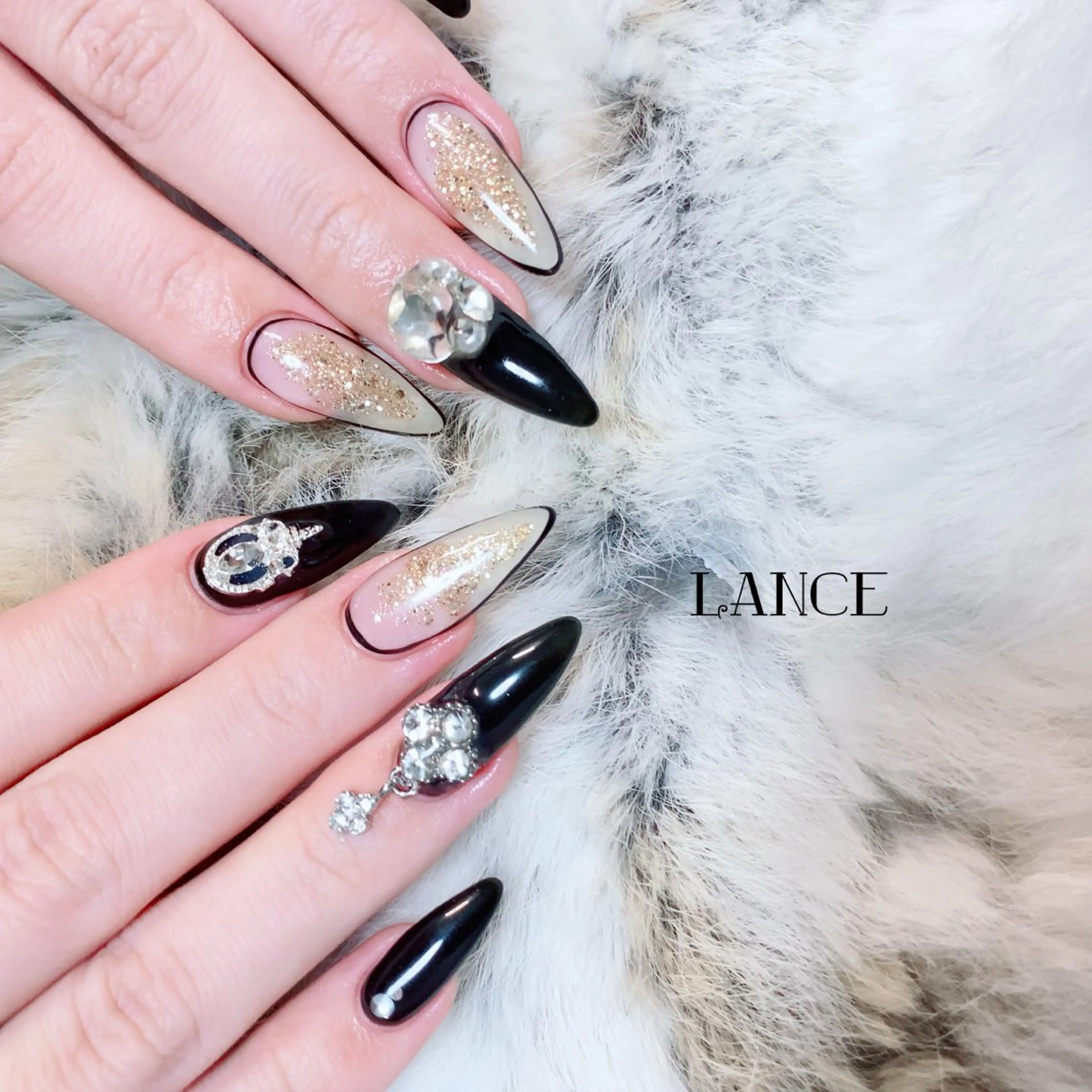 ネイル オーロラネイル フレンチネイル キラキラネイル ニュアンスネイル ピンク ハンドネイル Lance nailのネイルデザイン